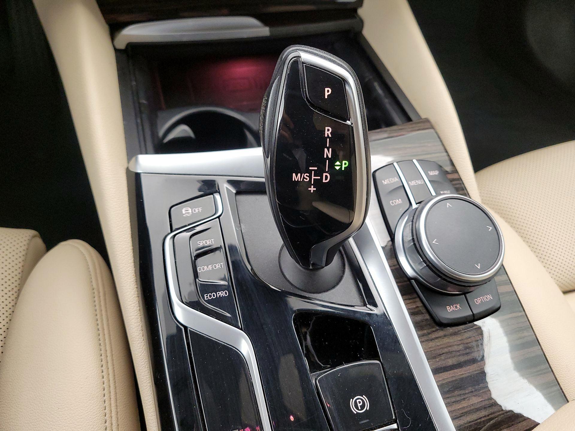 Thumbnail: 2021 BMW 5 Series - 18