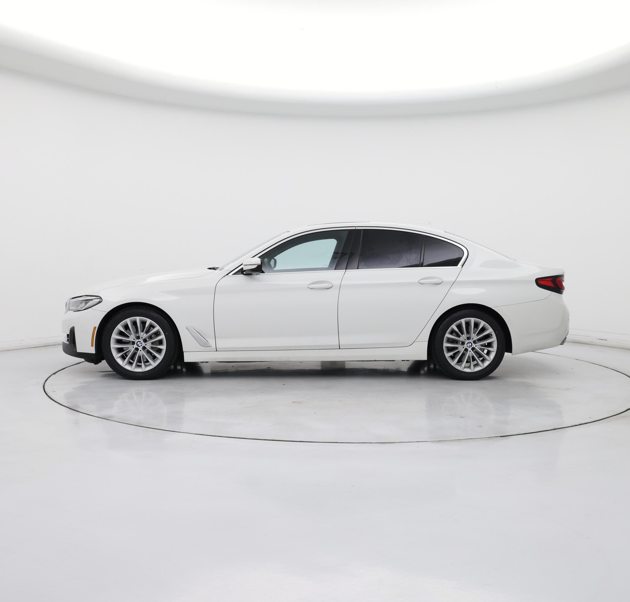 Thumbnail: 2021 BMW 5 Series - 3