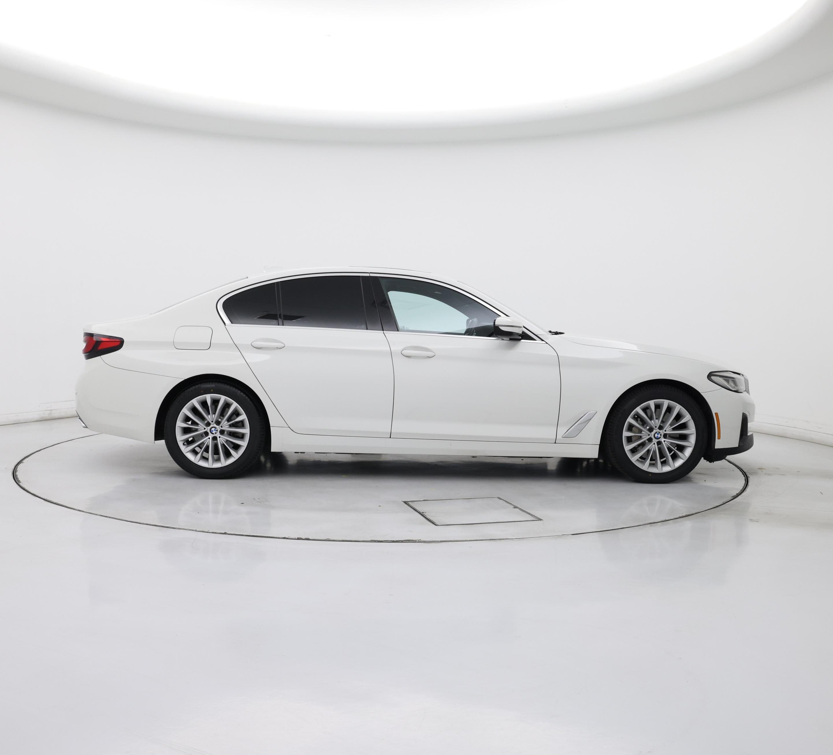 Thumbnail: 2021 BMW 5 Series - 7