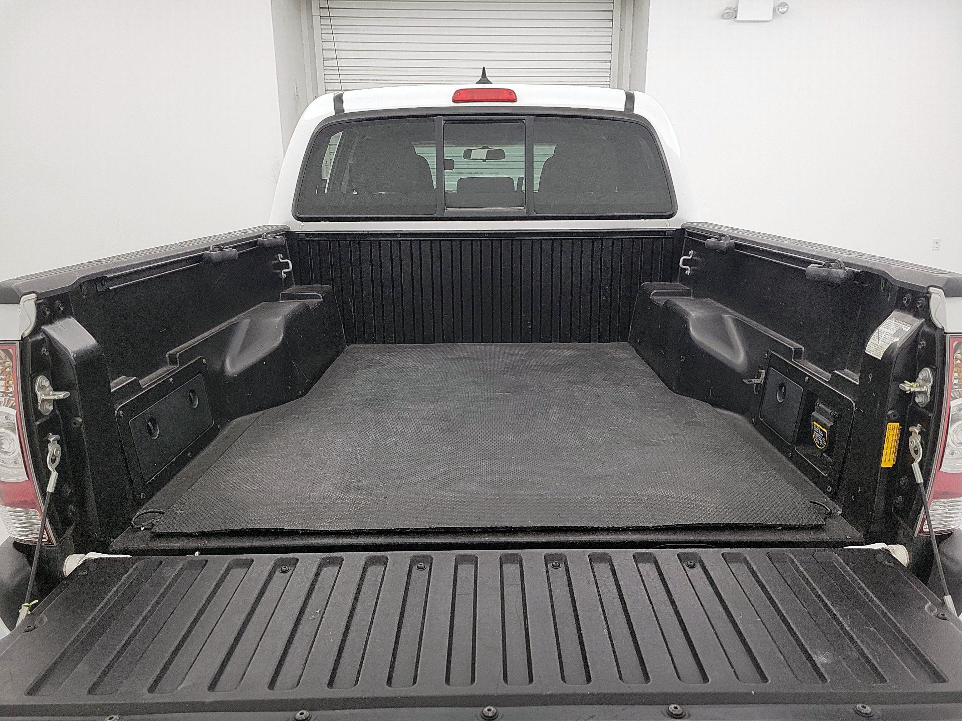 Thumbnail: 2014 Toyota Tacoma - 17