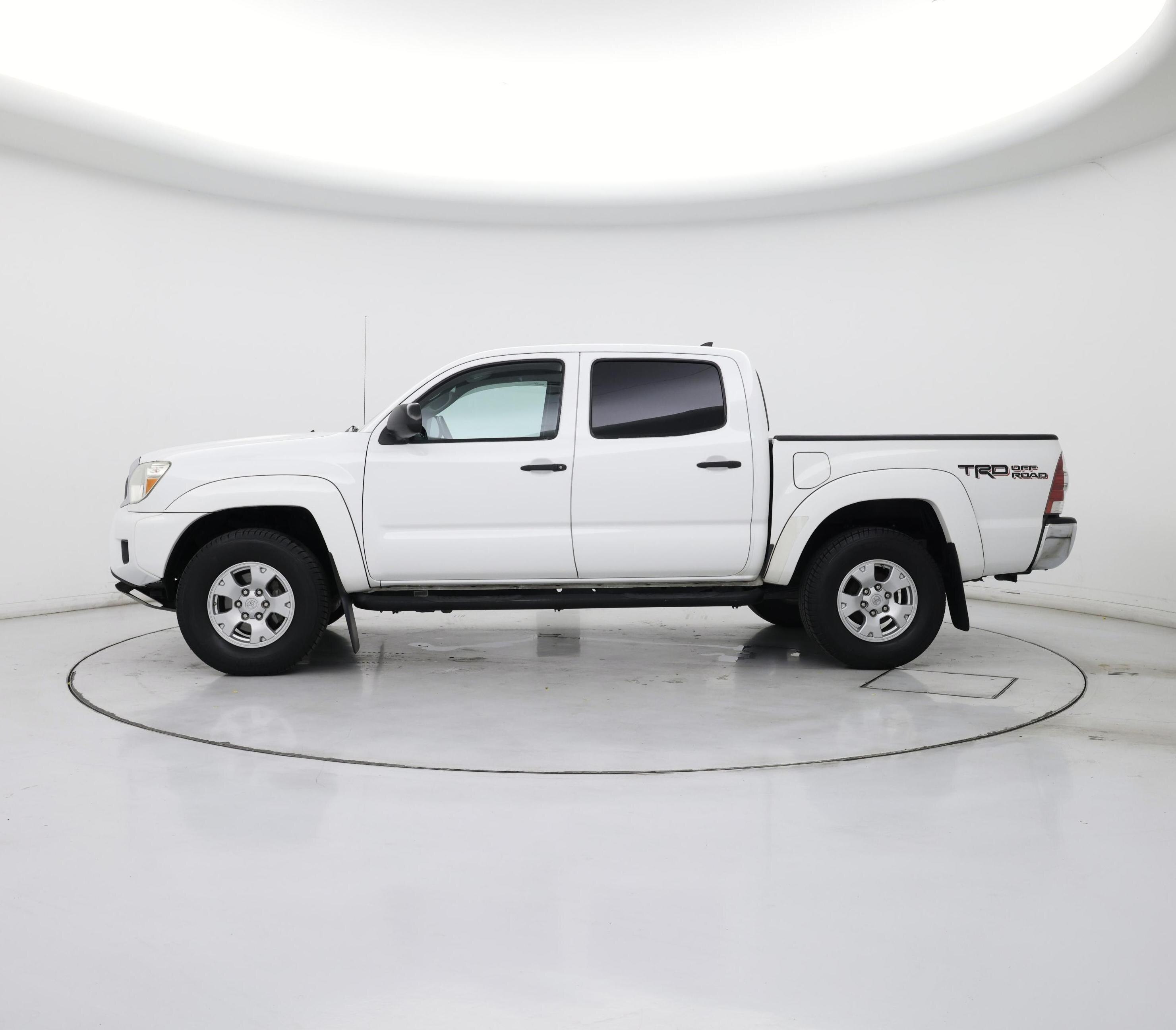 Thumbnail: 2014 Toyota Tacoma - 3