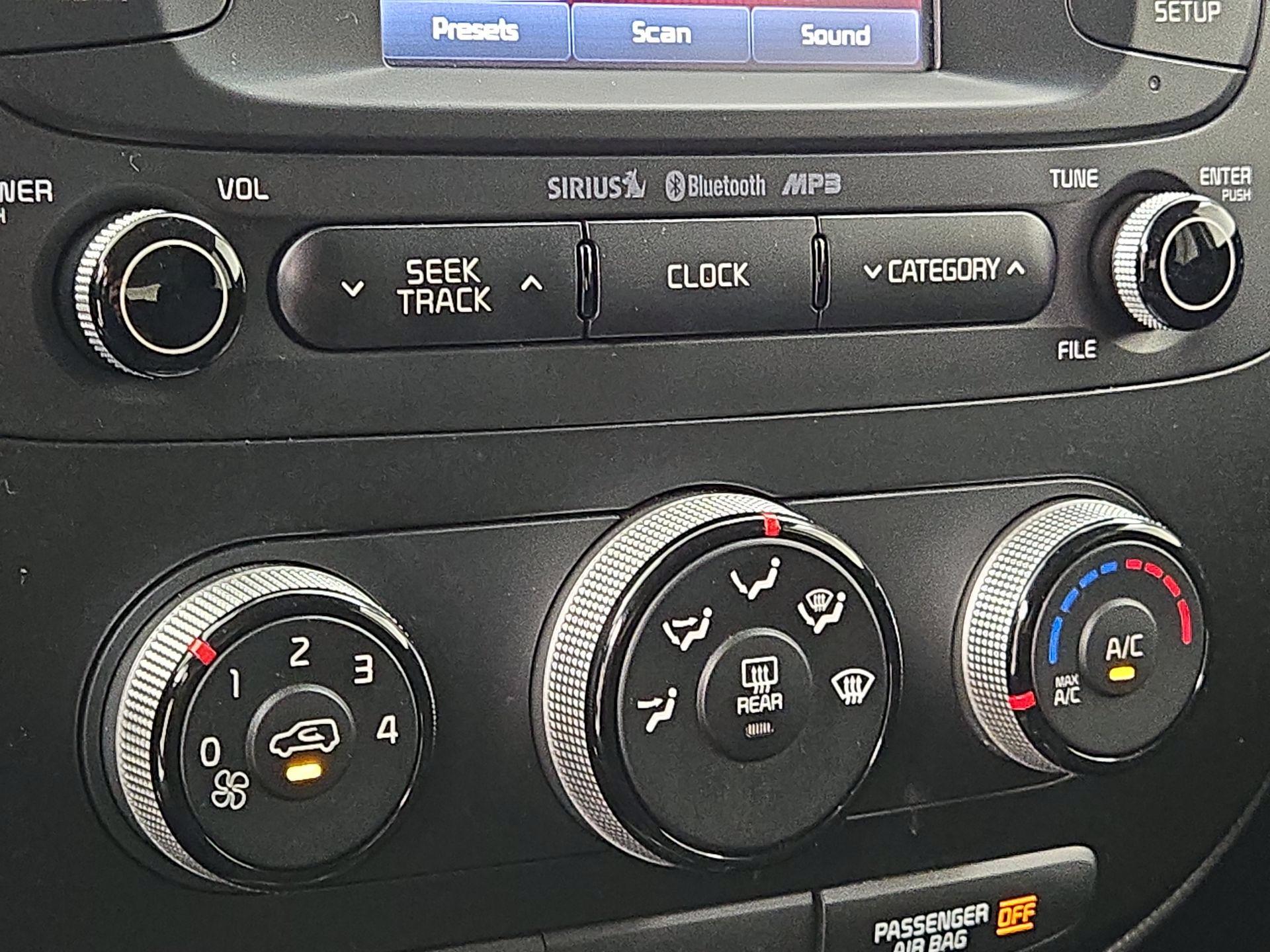 Thumbnail: 2015 Kia Soul - 15
