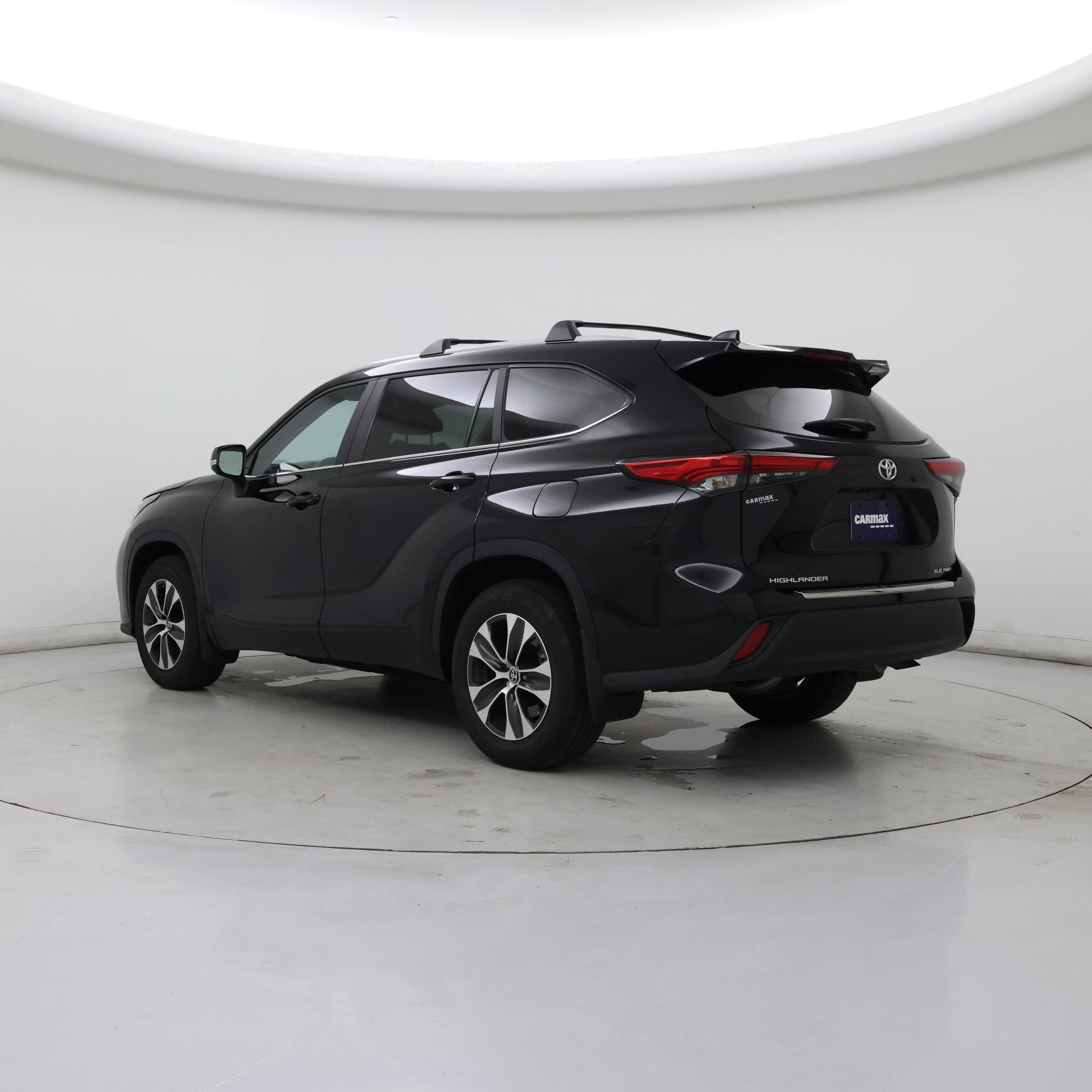Thumbnail: 2023 Toyota Highlander - 2