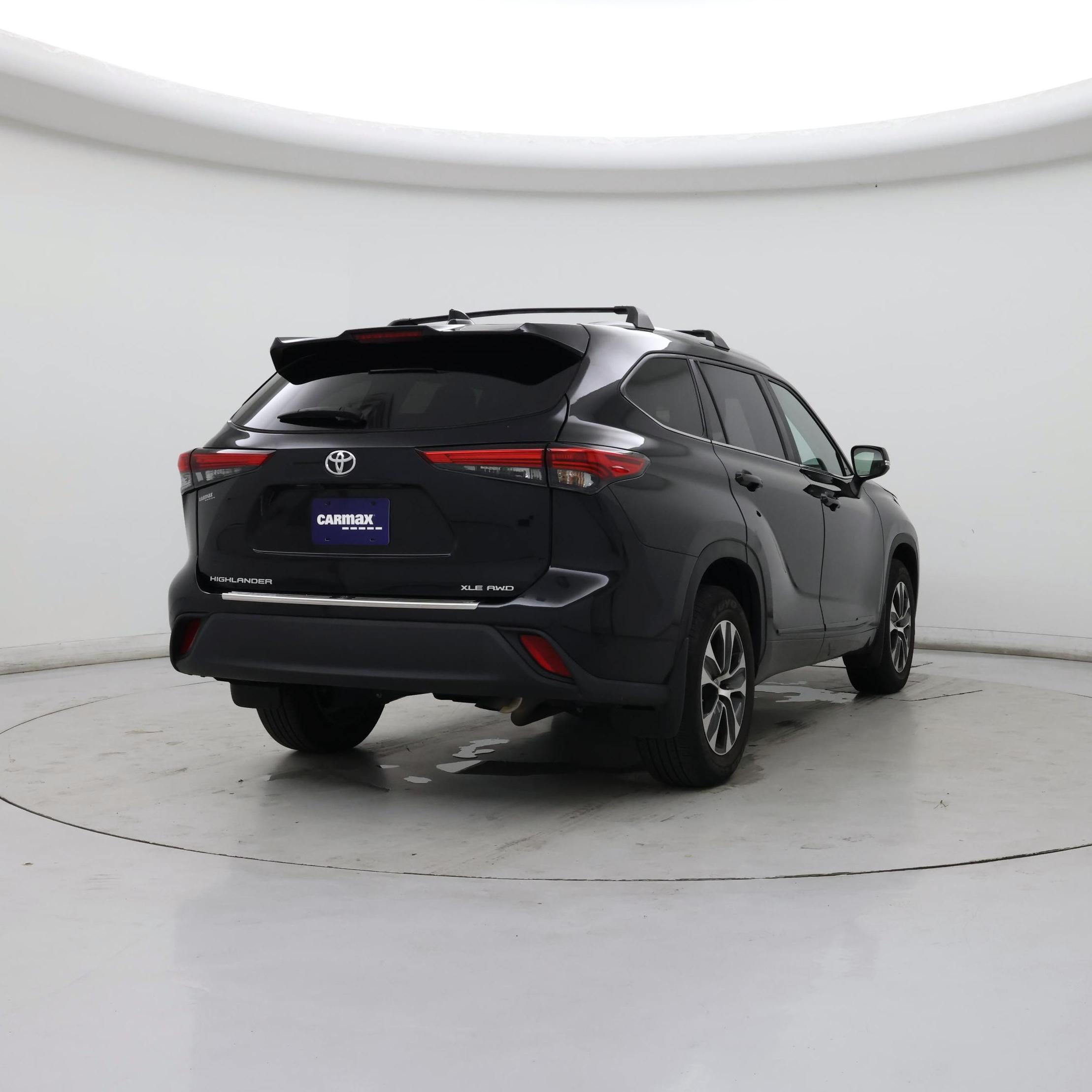 Thumbnail: 2023 Toyota Highlander - 8