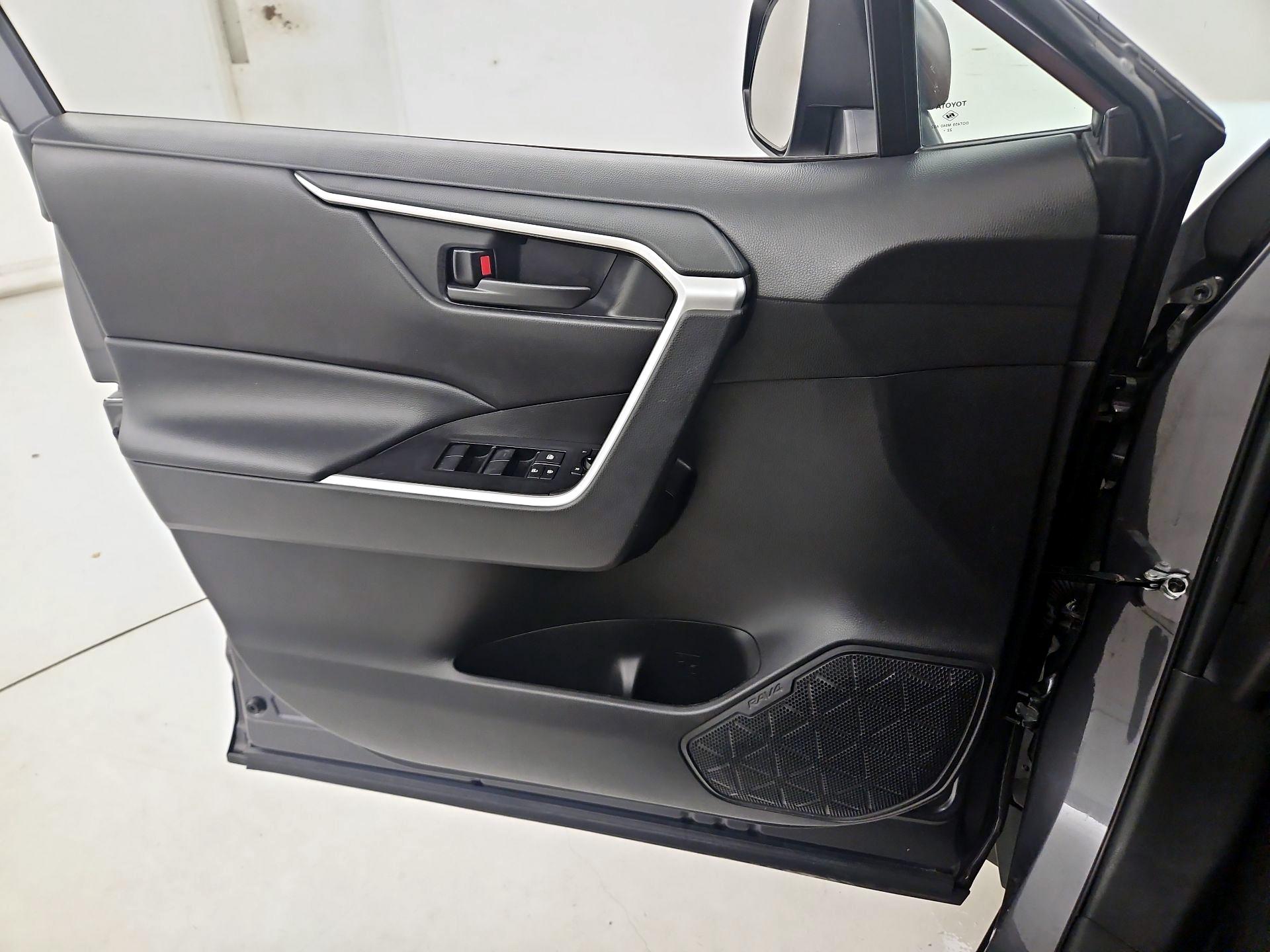 Thumbnail: 2023 Toyota RAV4 - 12