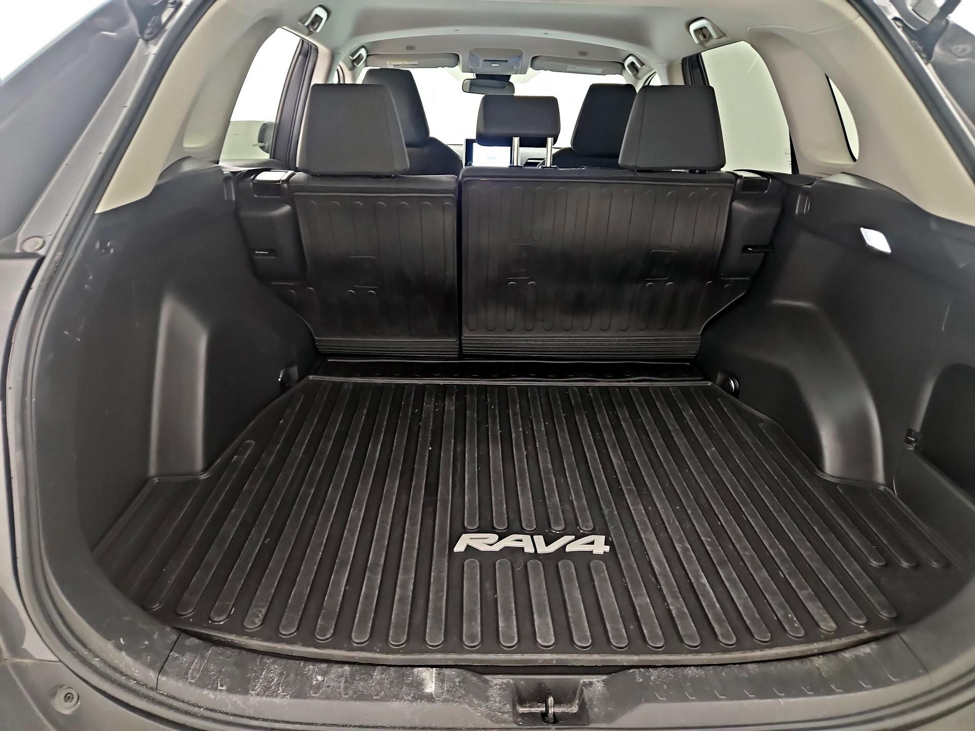 Thumbnail: 2023 Toyota RAV4 - 20