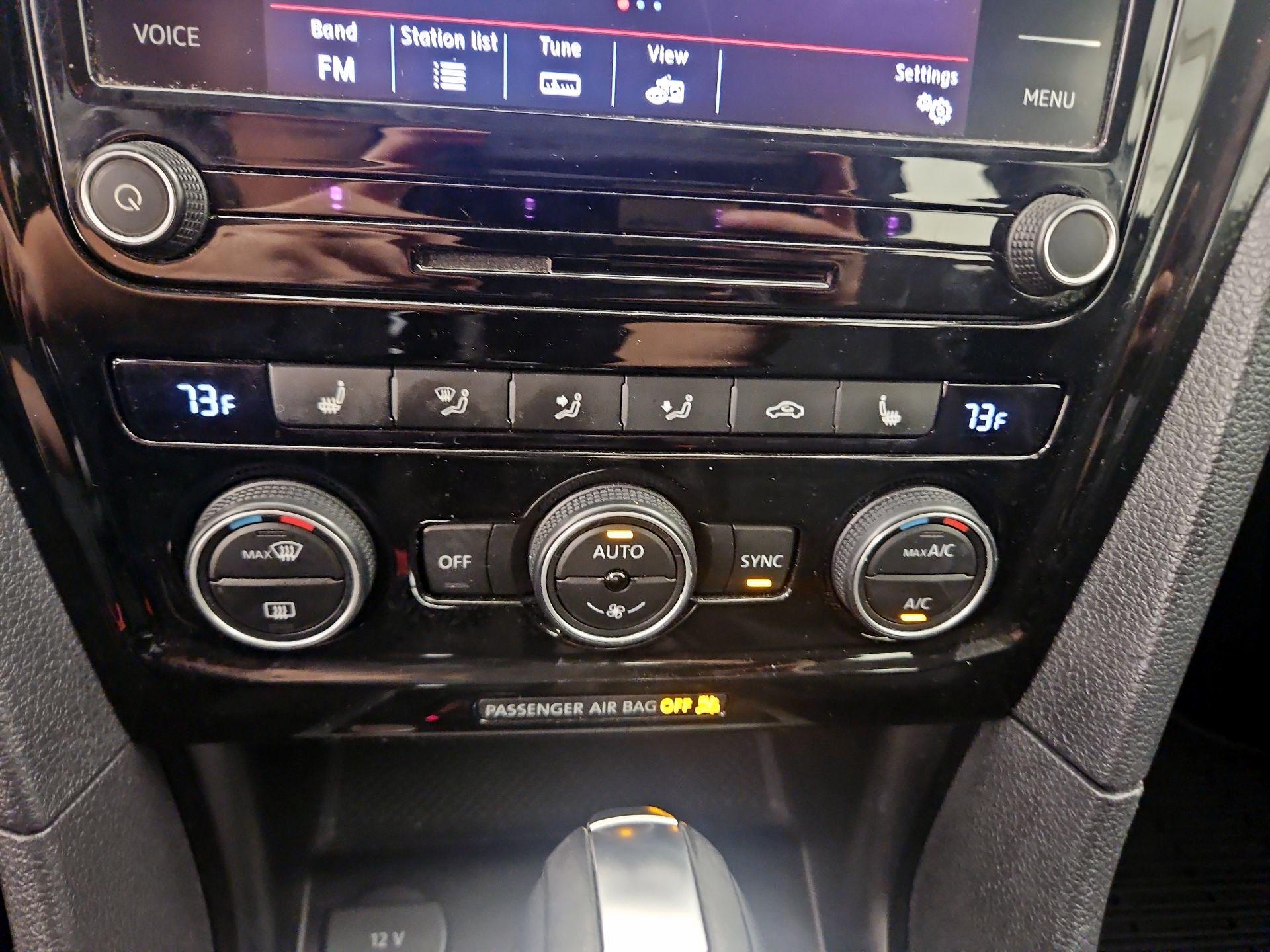 Thumbnail: 2020 Volkswagen Passat - 16