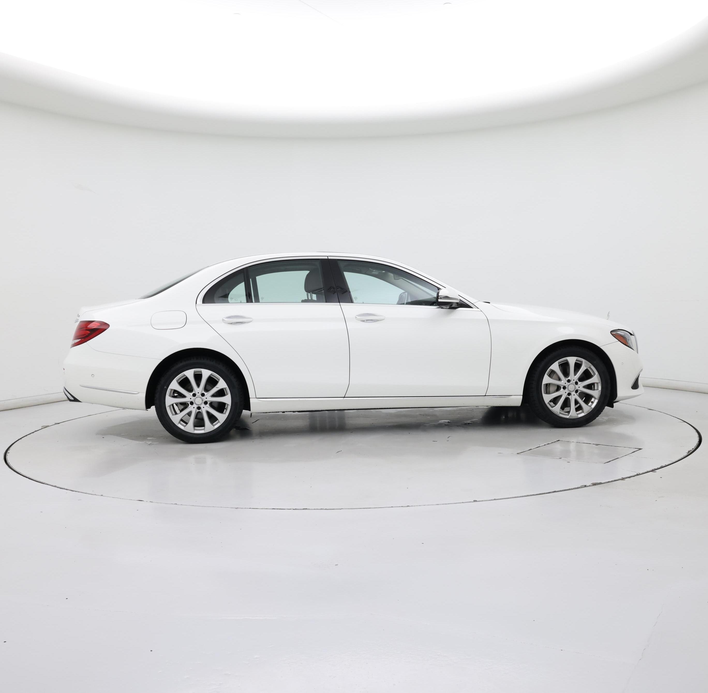 Thumbnail: 2017 Mercedes-Benz E-Class - 7