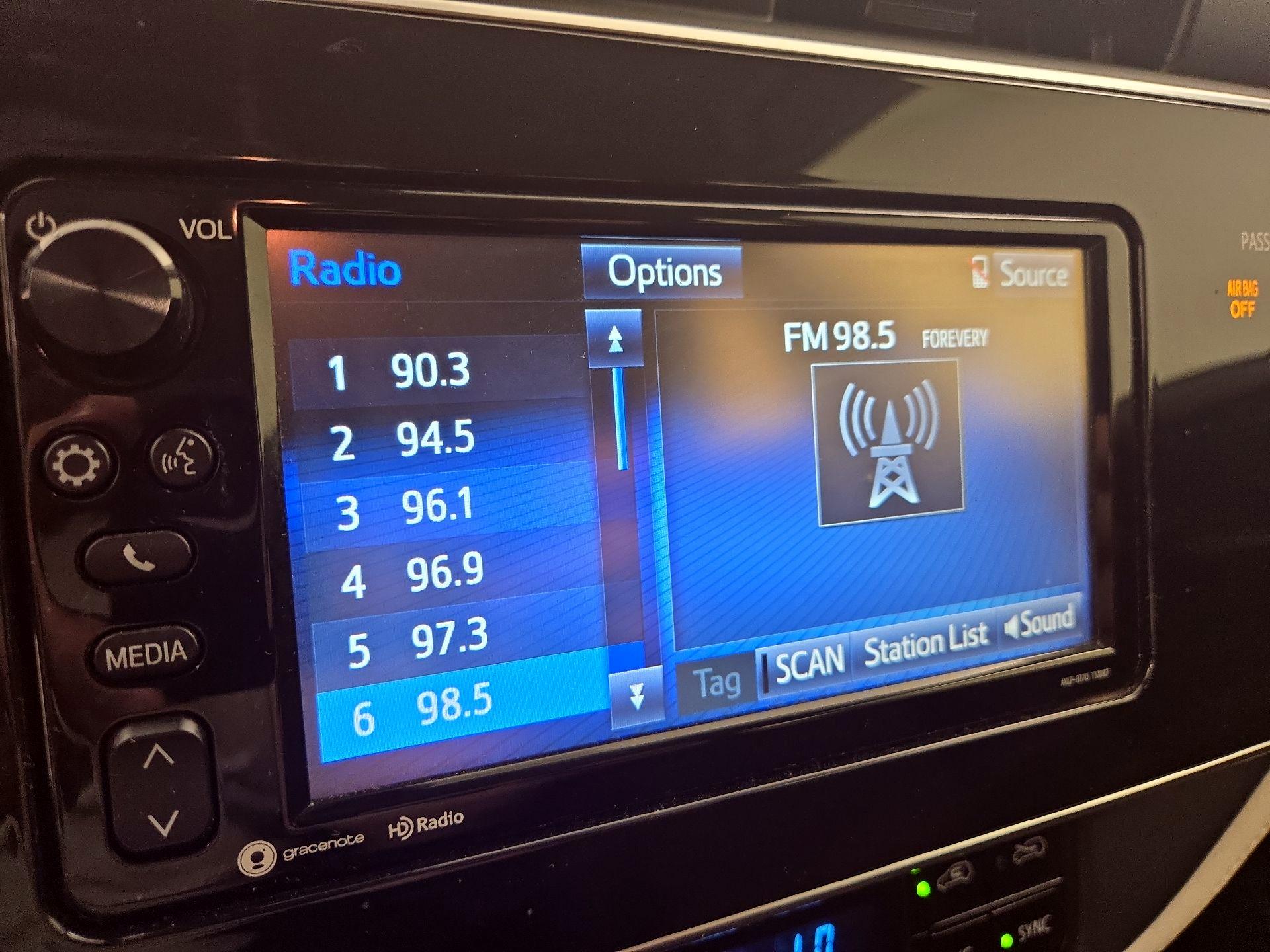 Thumbnail: 2018 Toyota Corolla iM - 15