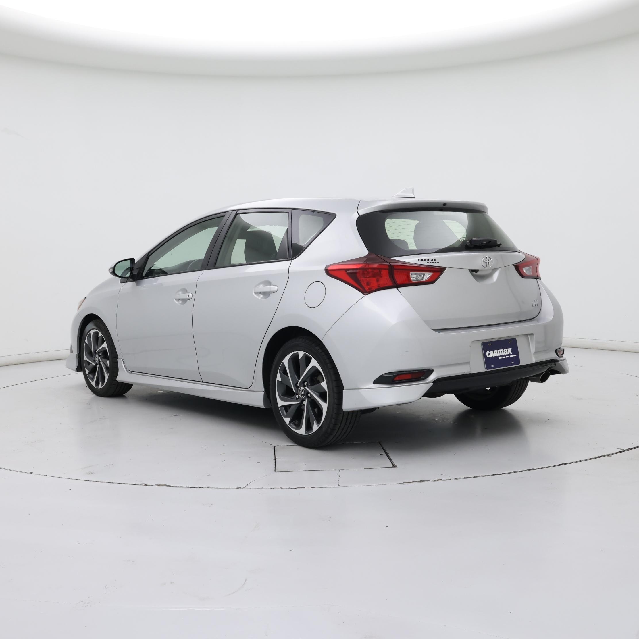 Thumbnail: 2018 Toyota Corolla iM - 2