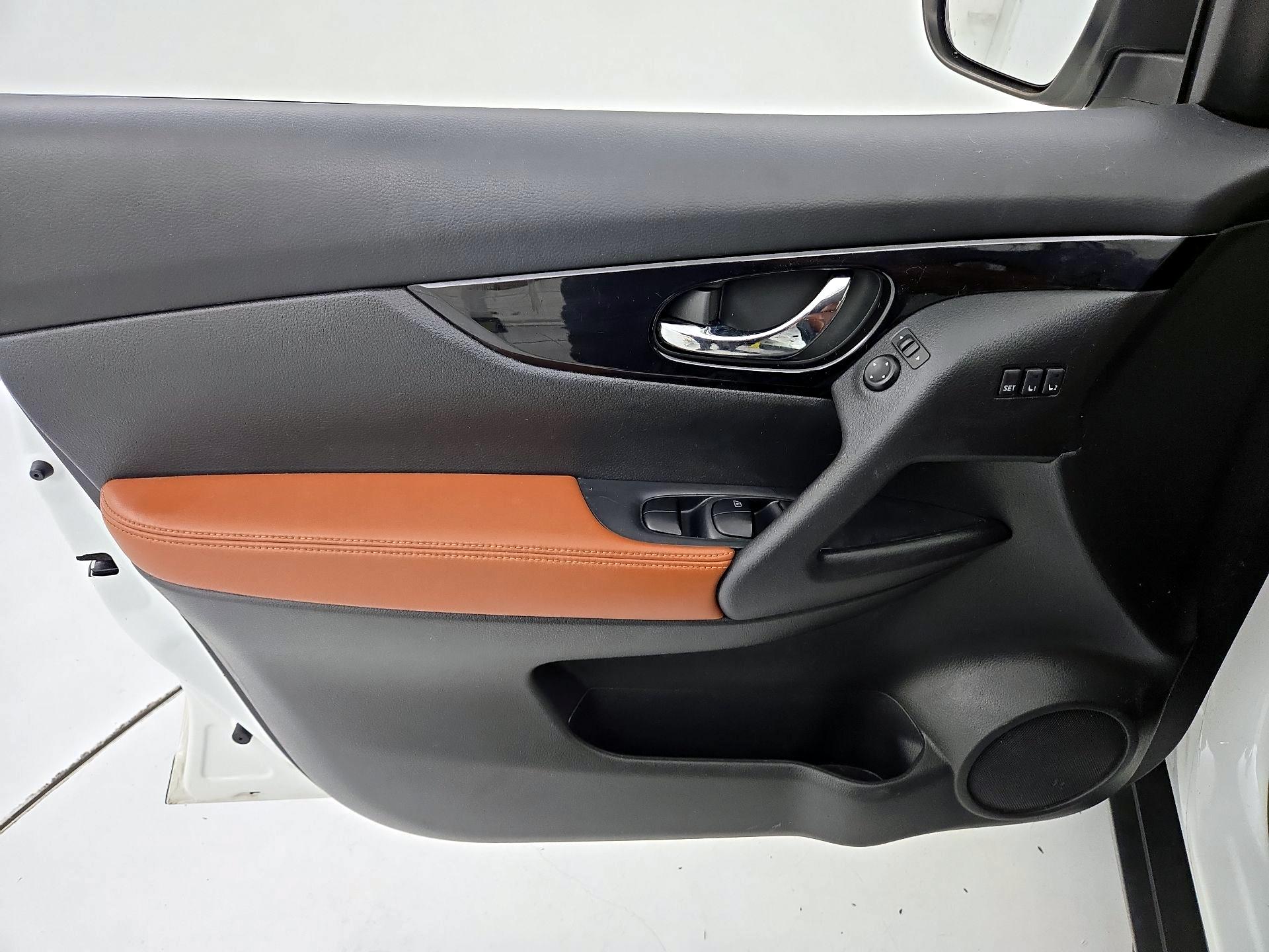 Thumbnail: 2019 Nissan Rogue - 12