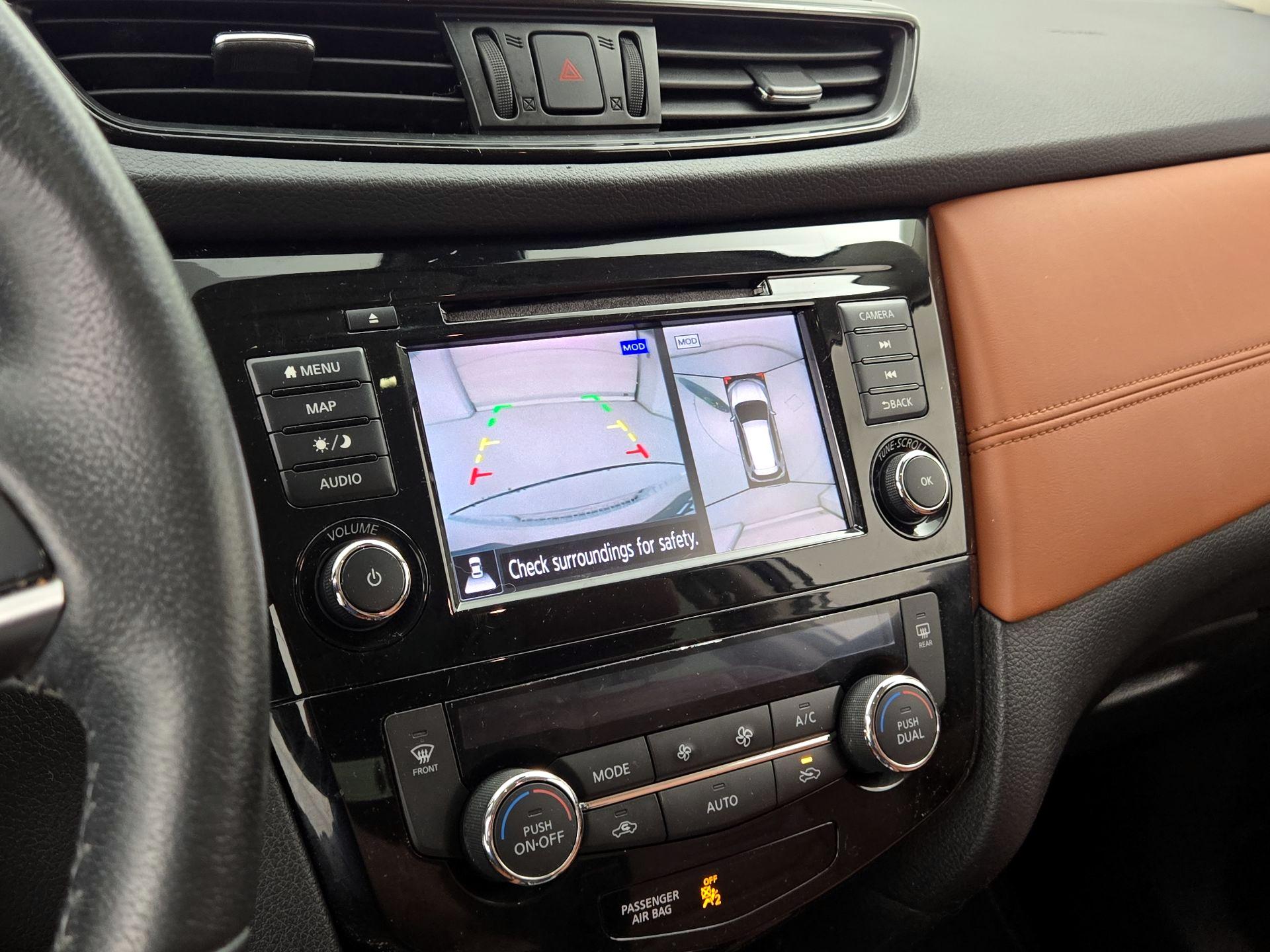 Thumbnail: 2019 Nissan Rogue - 14