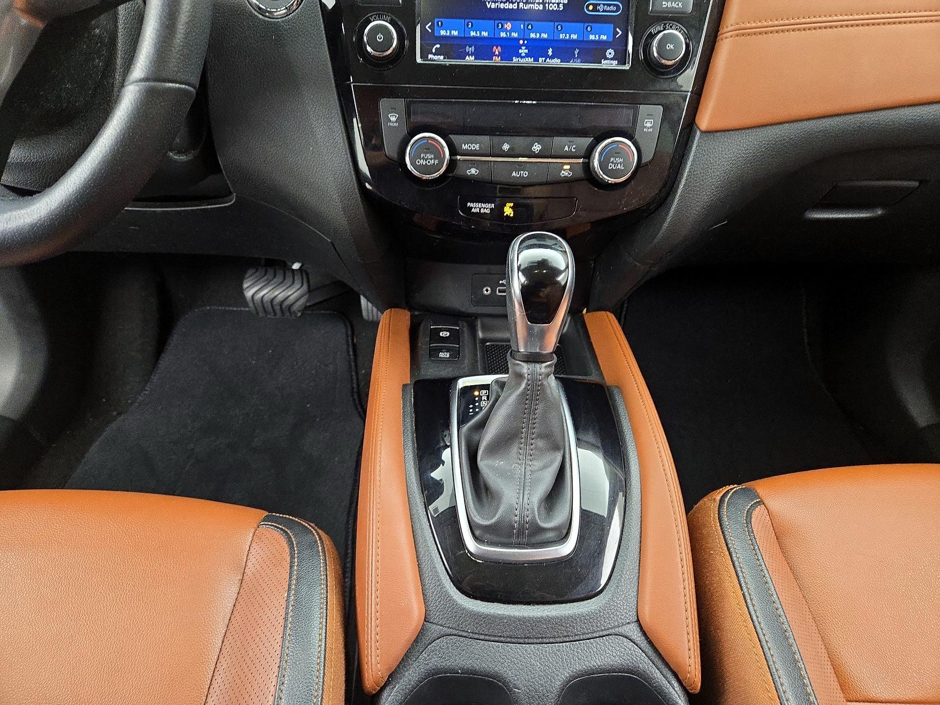 Thumbnail: 2019 Nissan Rogue - 17