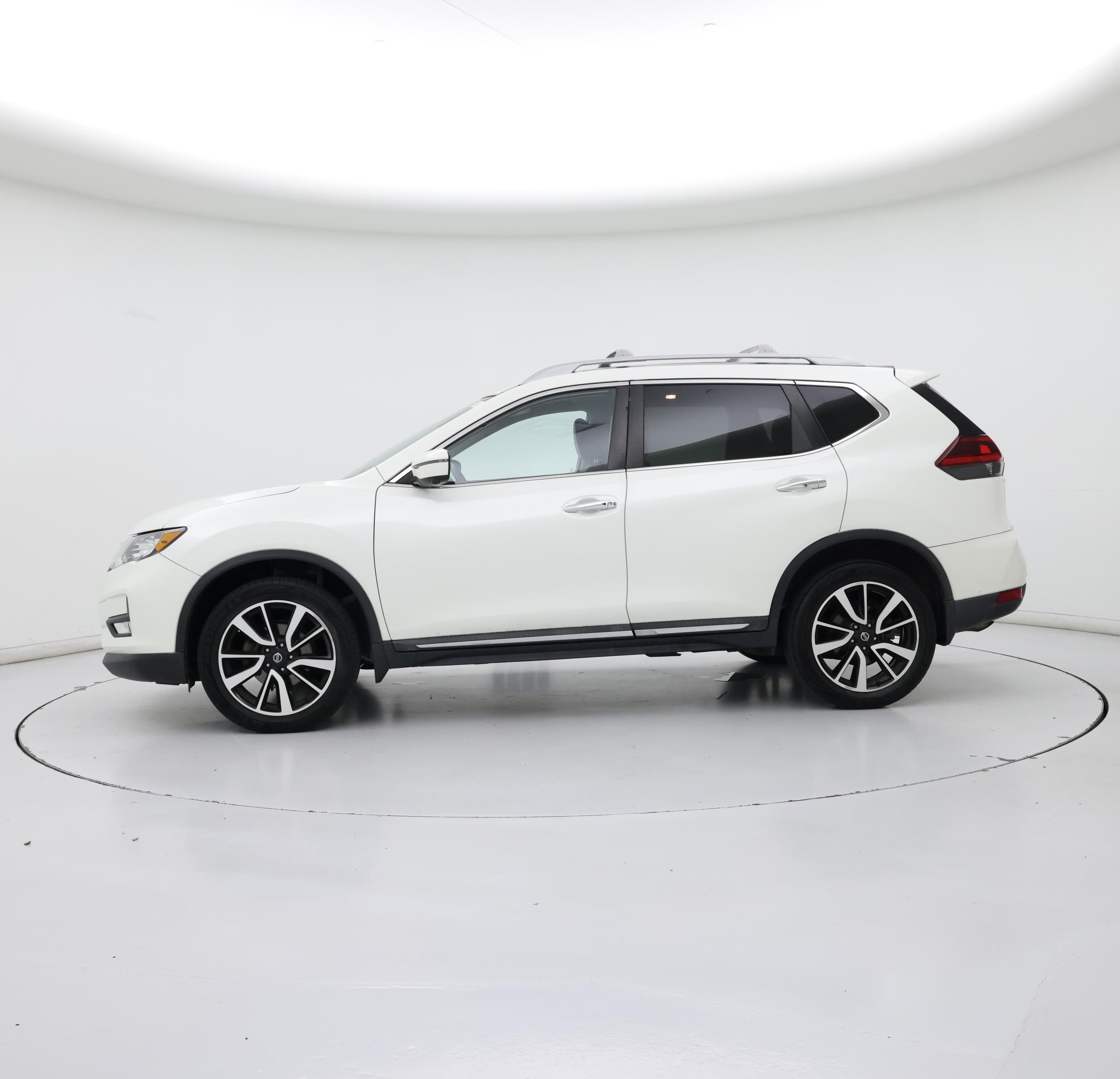 Thumbnail: 2019 Nissan Rogue - 3
