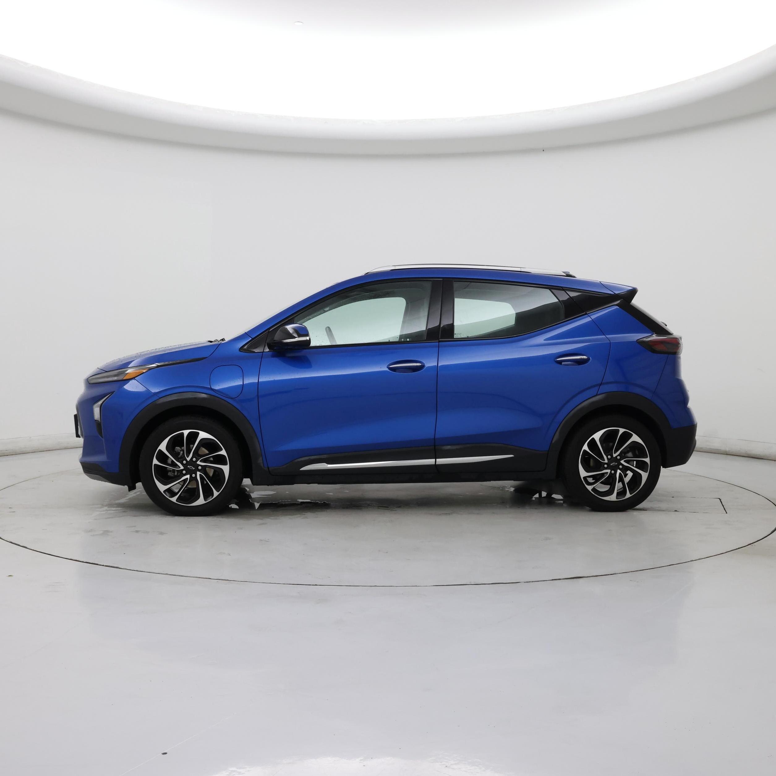 Thumbnail: 2023 Chevrolet Bolt EUV - 3
