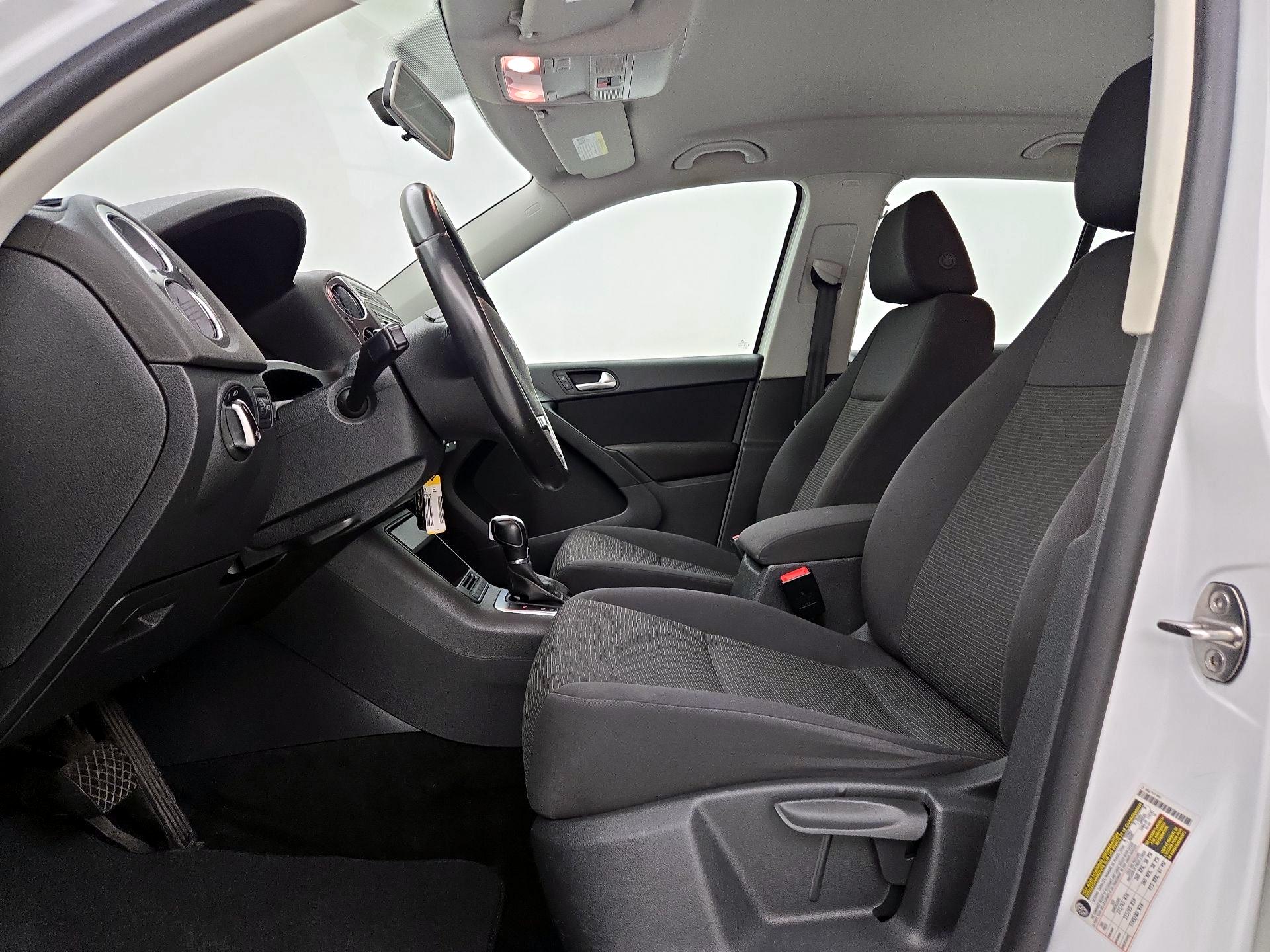 Thumbnail: 2015 Volkswagen Tiguan - 11