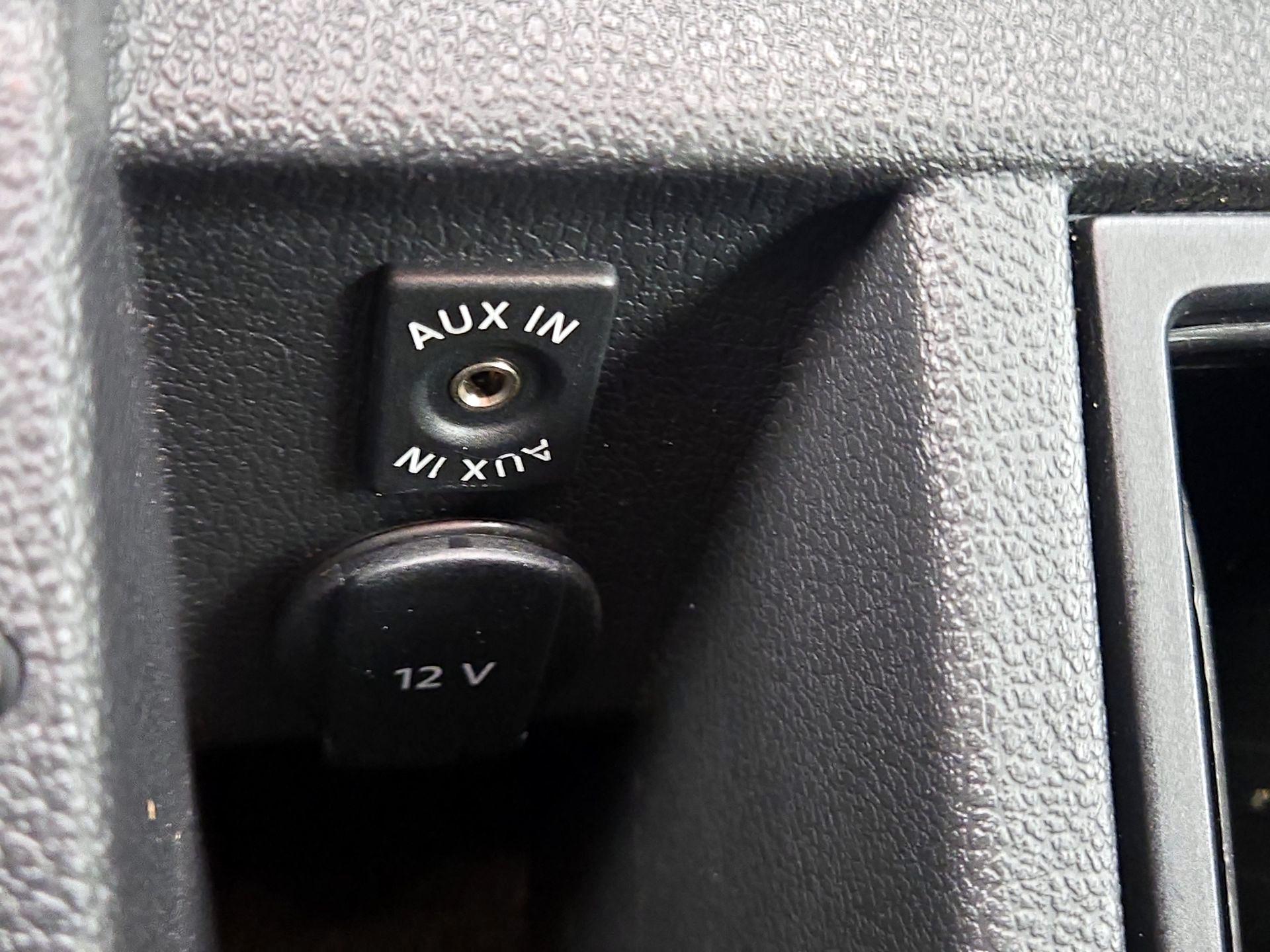 Thumbnail: 2015 Volkswagen Tiguan - 17