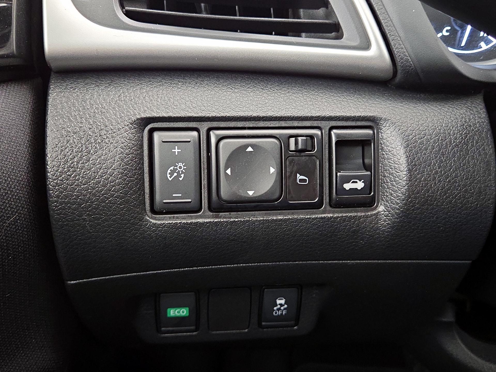 Thumbnail: 2019 Nissan Sentra - 13