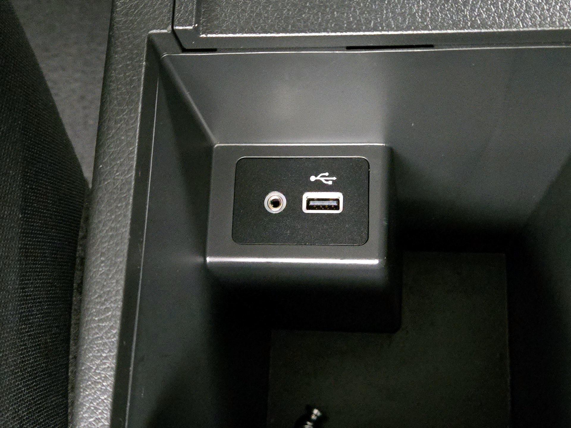 Thumbnail: 2019 Nissan Sentra - 18