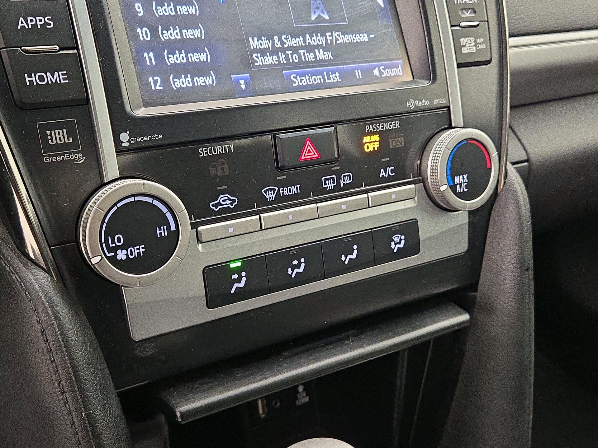 Thumbnail: 2014 Toyota Camry - 16