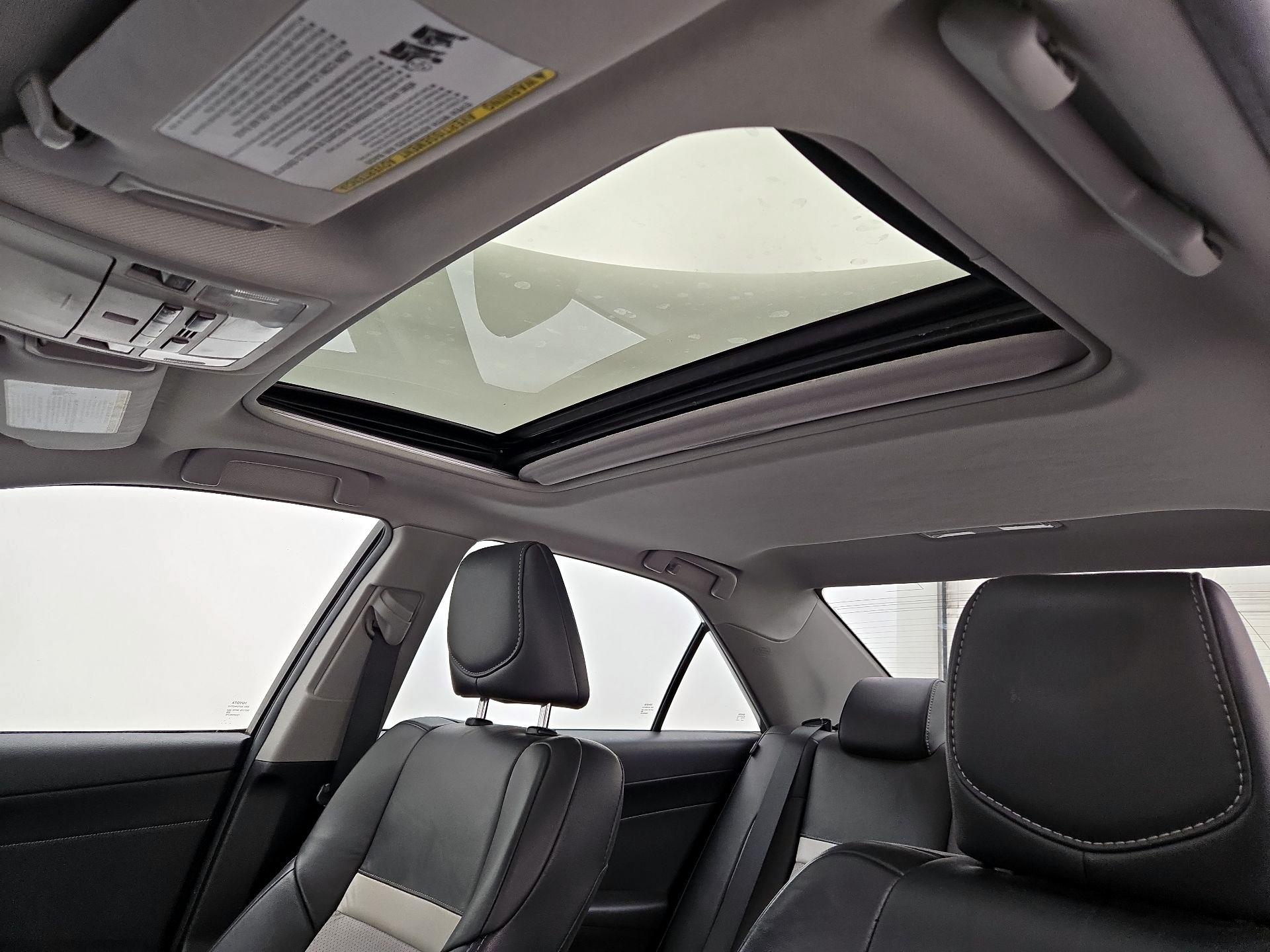 Thumbnail: 2014 Toyota Camry - 18