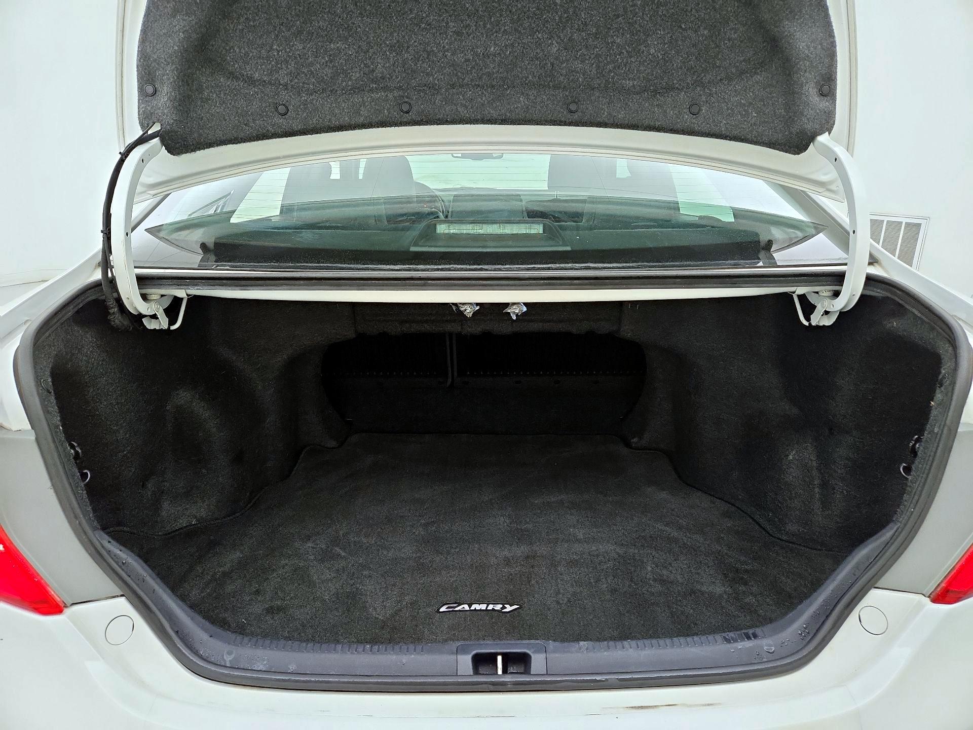 Thumbnail: 2014 Toyota Camry - 20