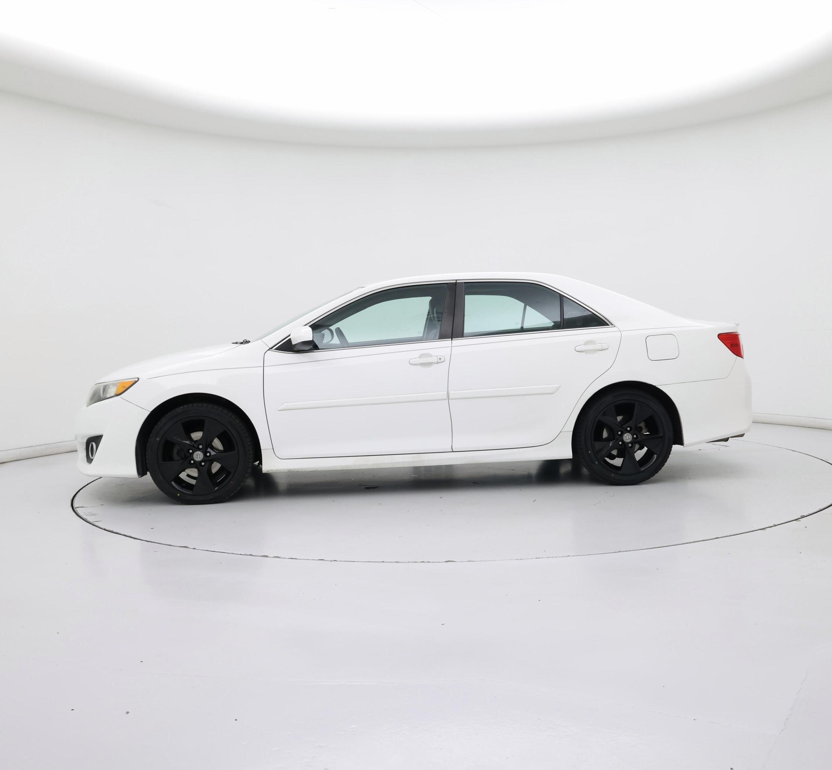 Thumbnail: 2014 Toyota Camry - 3