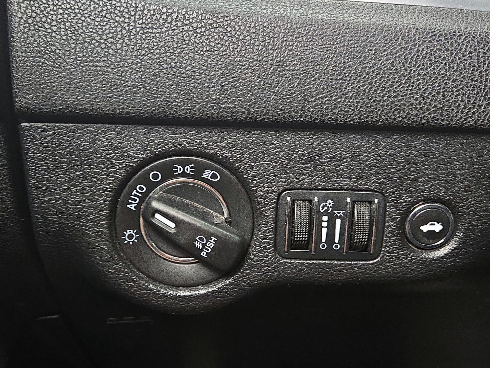 Thumbnail: 2016 Chrysler 300 - 13