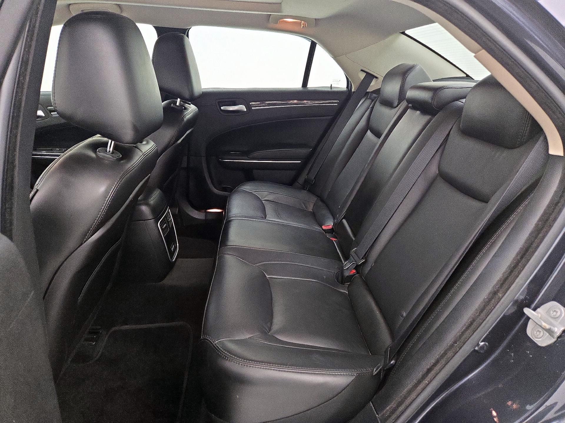 Thumbnail: 2016 Chrysler 300 - 18