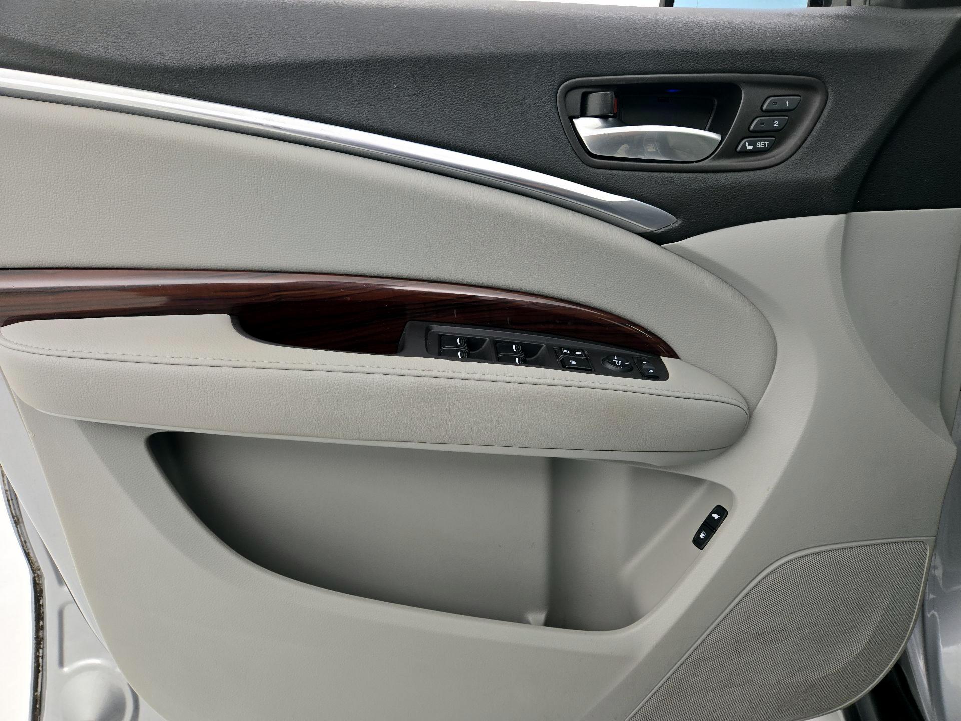 Thumbnail: 2016 Acura MDX - 12