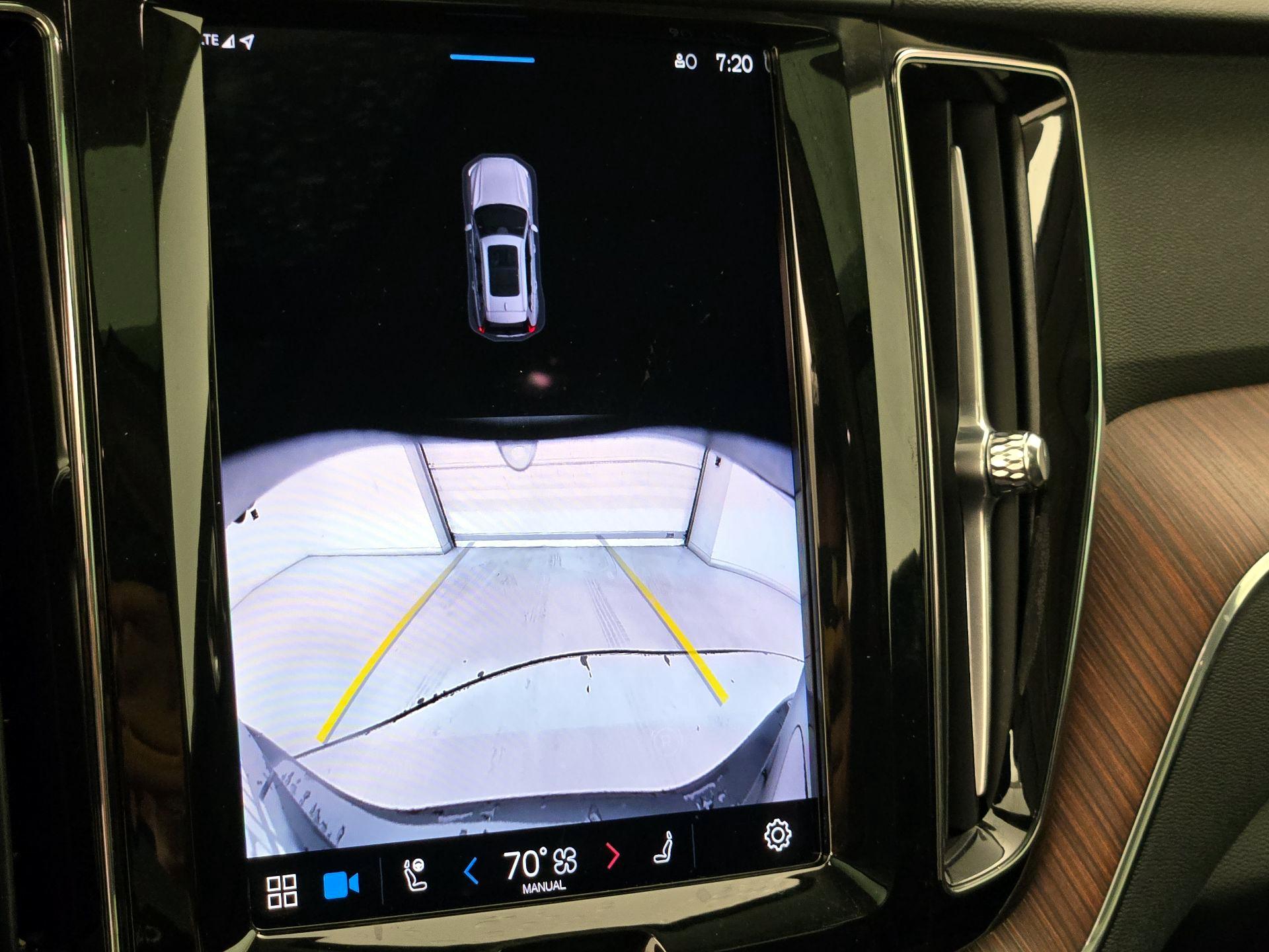 Thumbnail: 2024 Volvo XC60 - 14