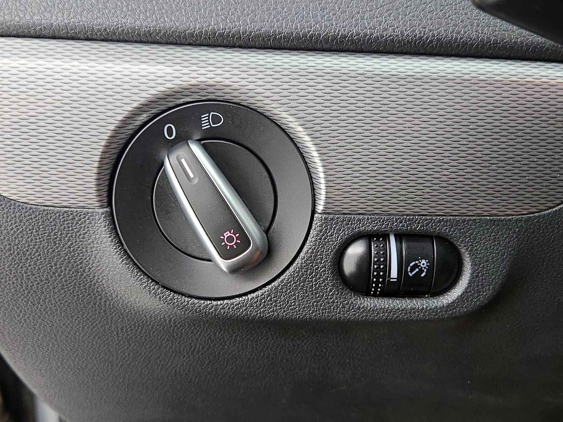 Thumbnail: 2015 Volkswagen Jetta - 13