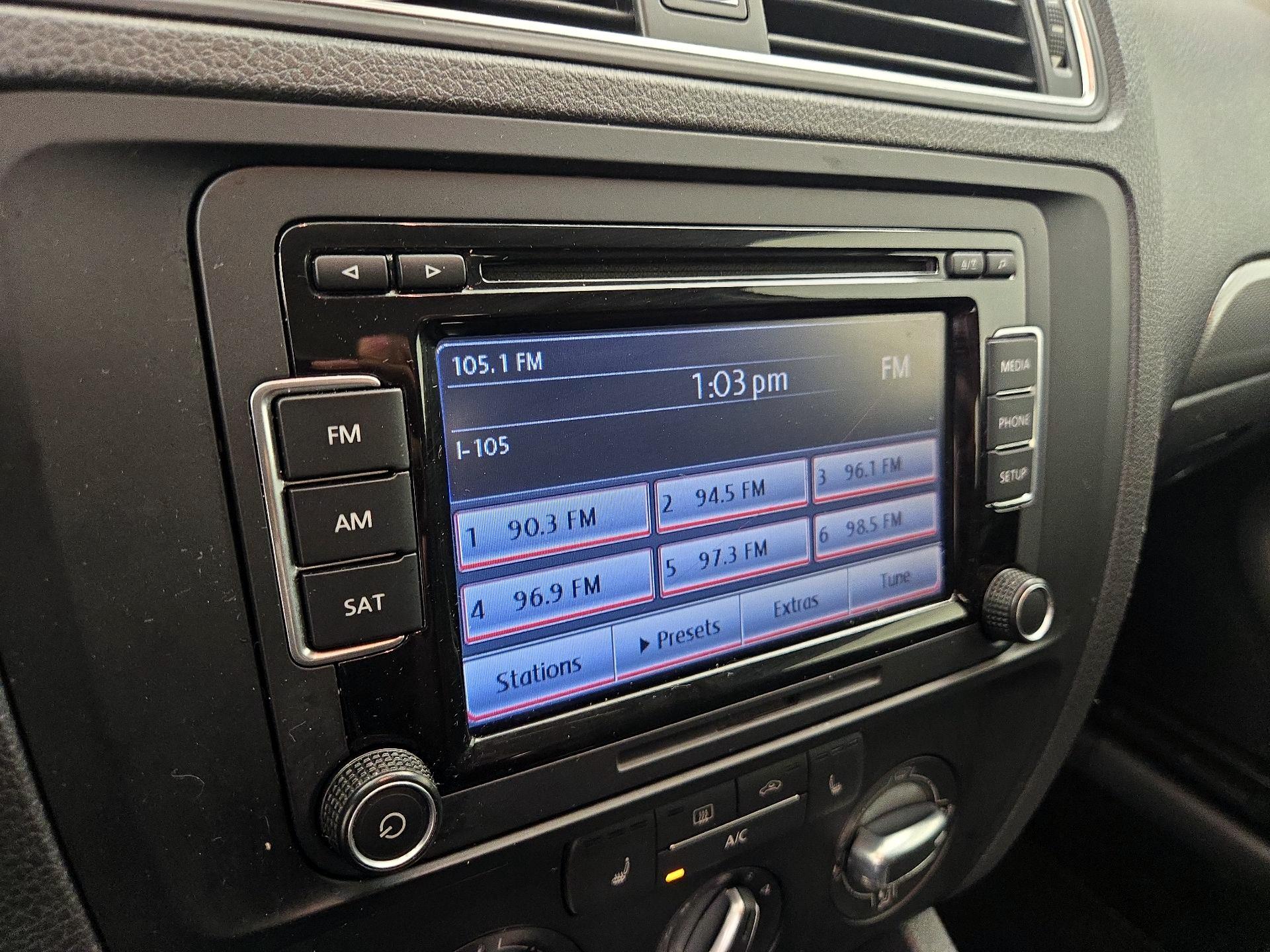 Thumbnail: 2015 Volkswagen Jetta - 15