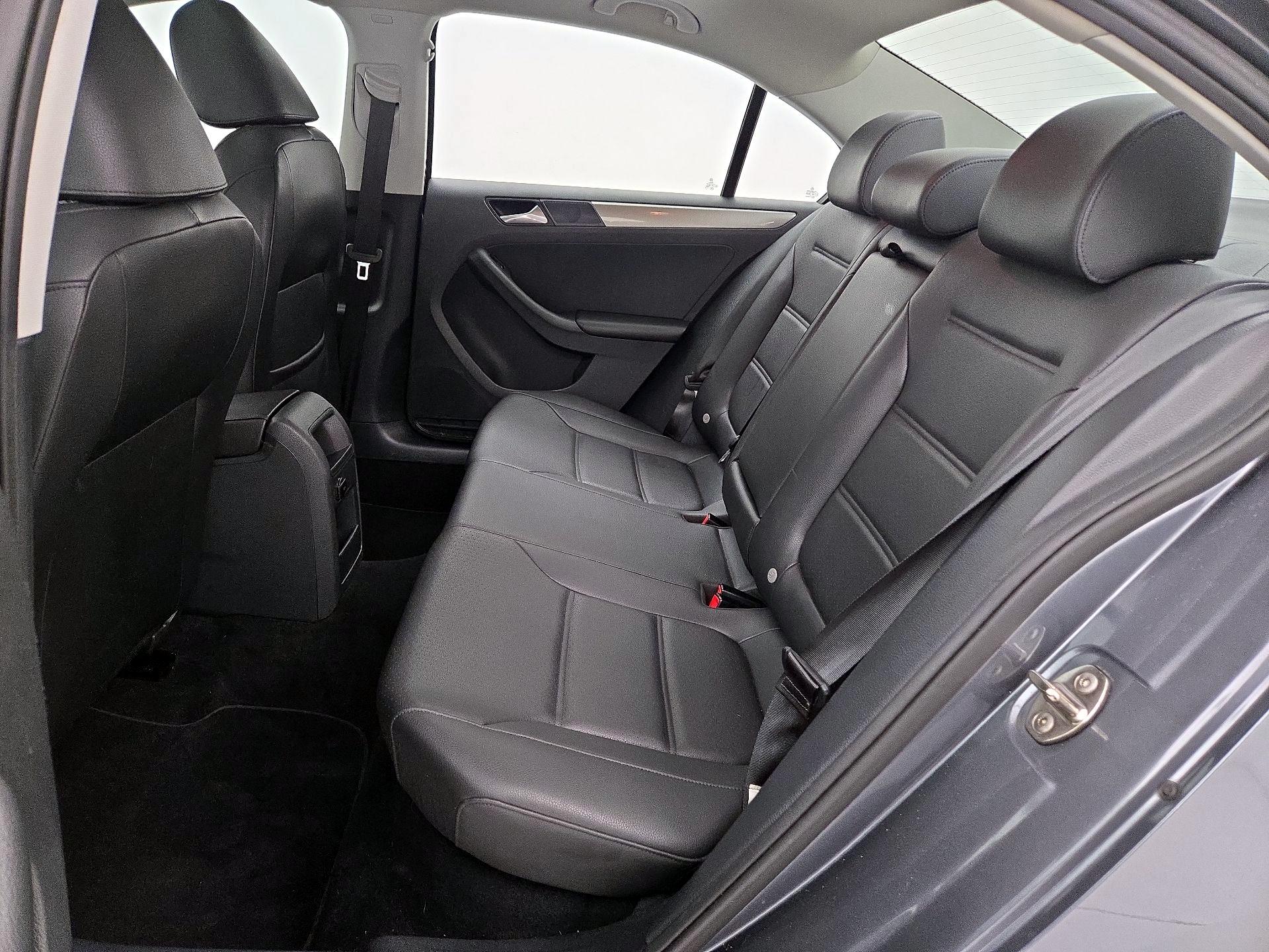 Thumbnail: 2015 Volkswagen Jetta - 19