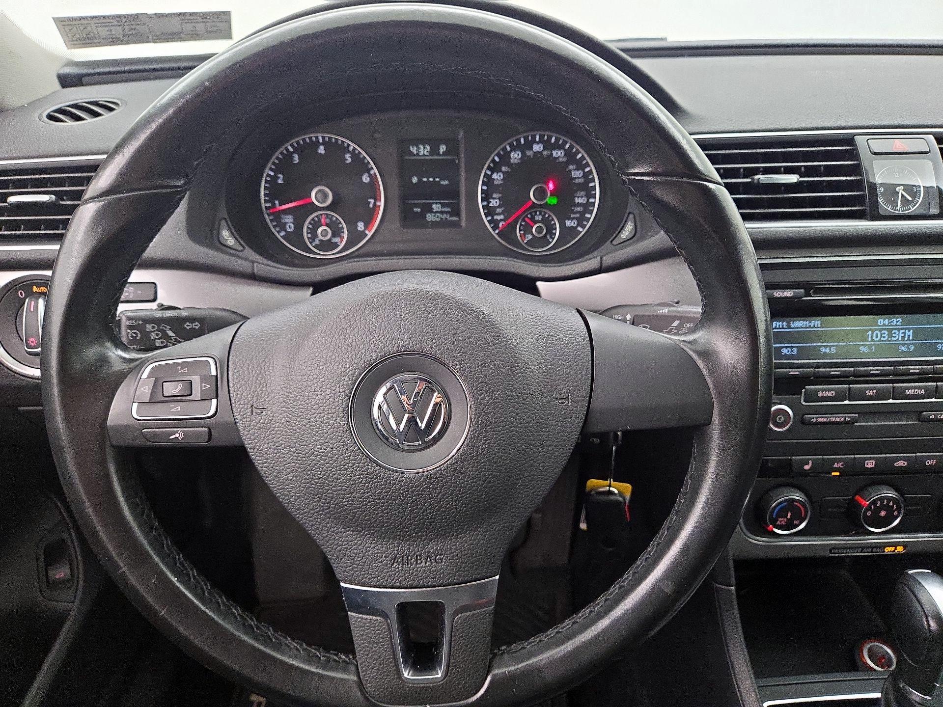 Thumbnail: 2015 Volkswagen Passat - 10