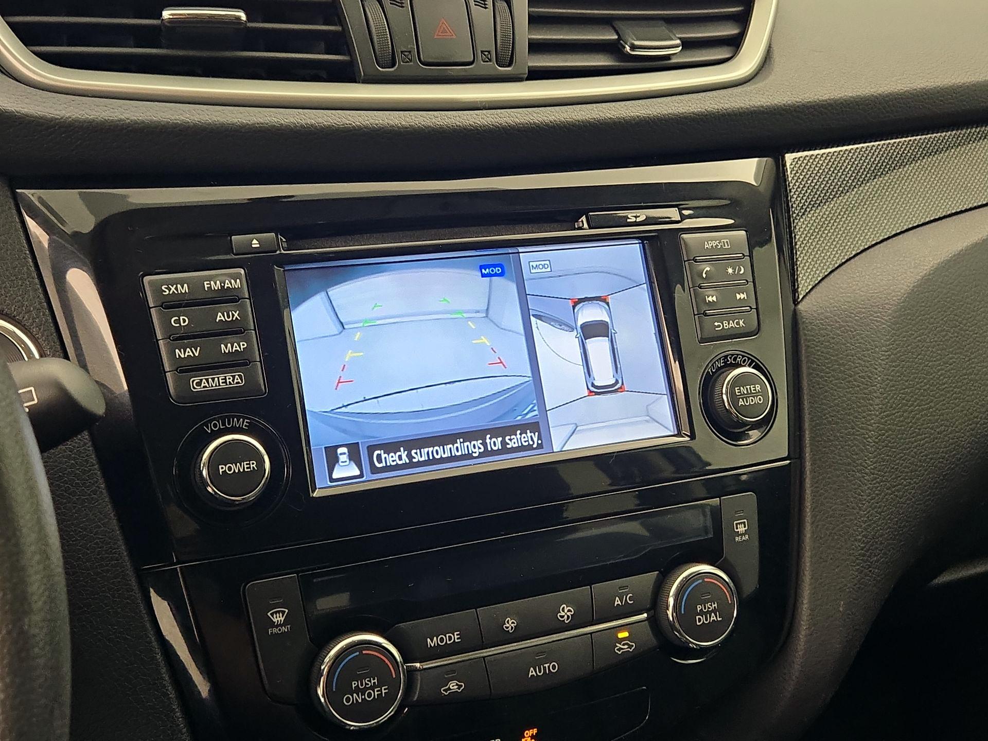 Thumbnail: 2016 Nissan Rogue - 15