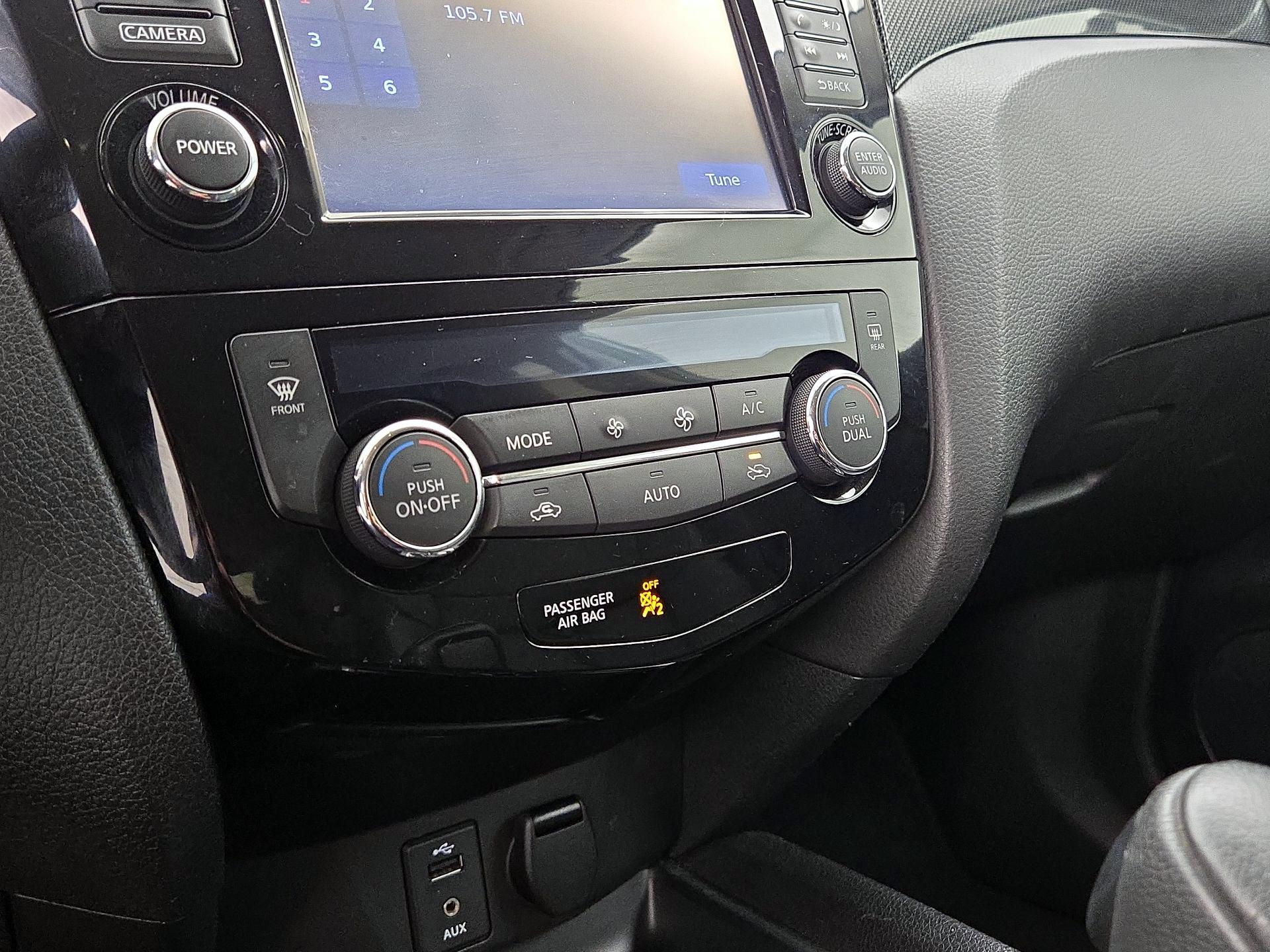 Thumbnail: 2016 Nissan Rogue - 17