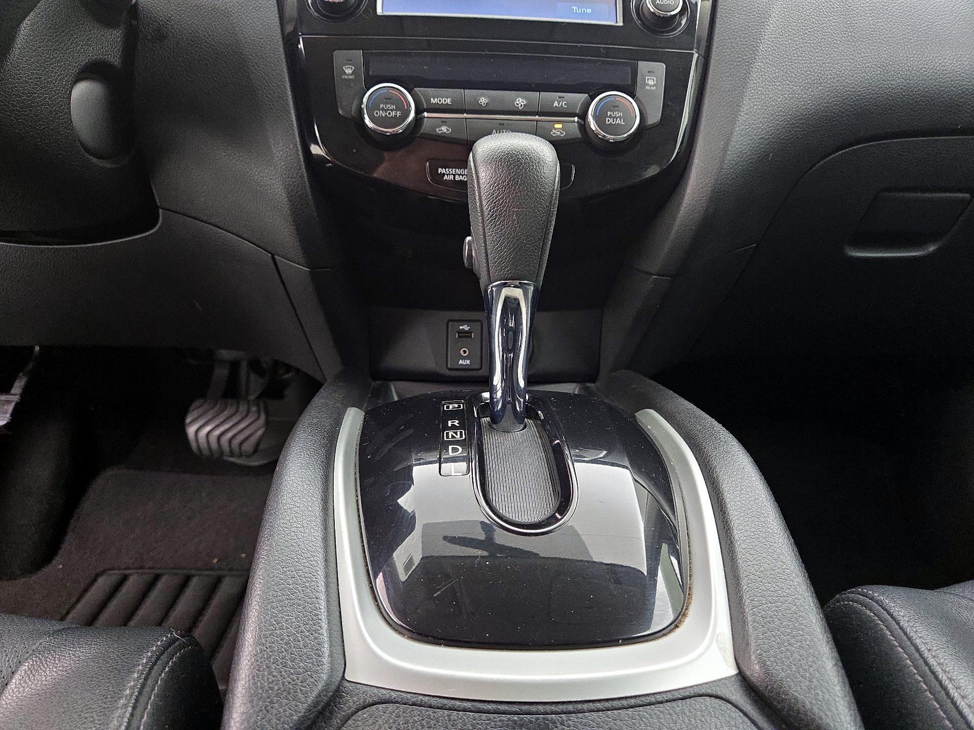 Thumbnail: 2016 Nissan Rogue - 18