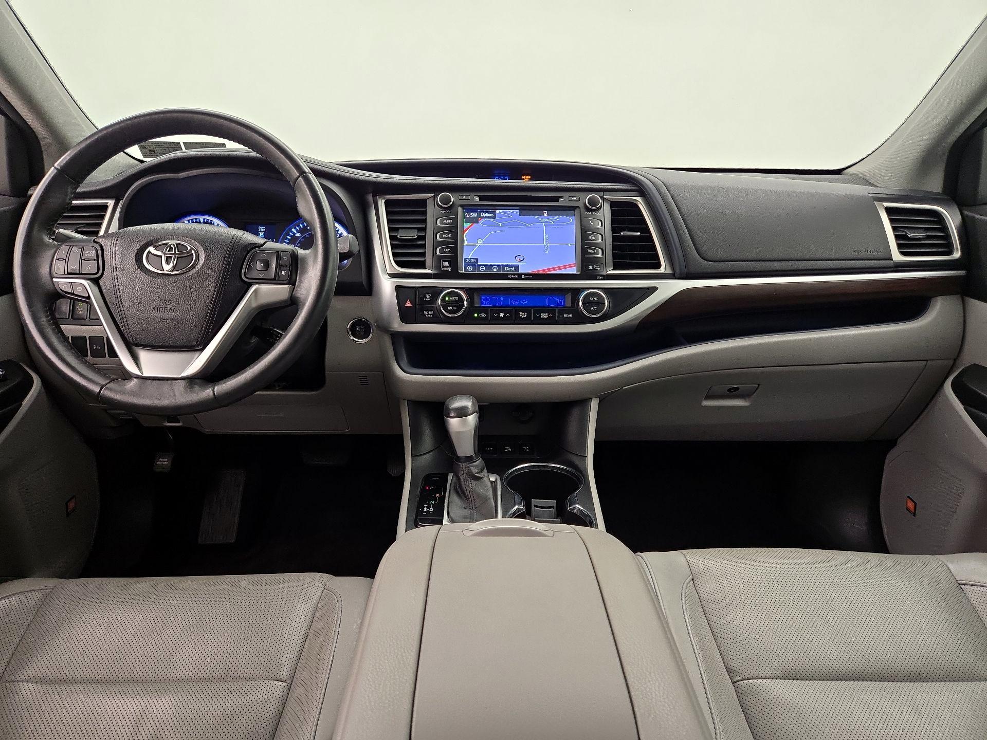 Thumbnail: 2015 Toyota Highlander - 9