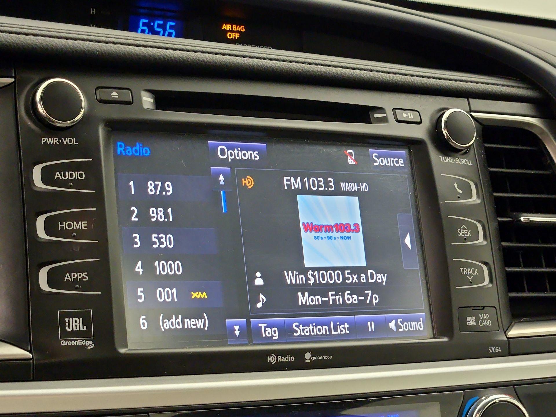 Thumbnail: 2015 Toyota Highlander - 15