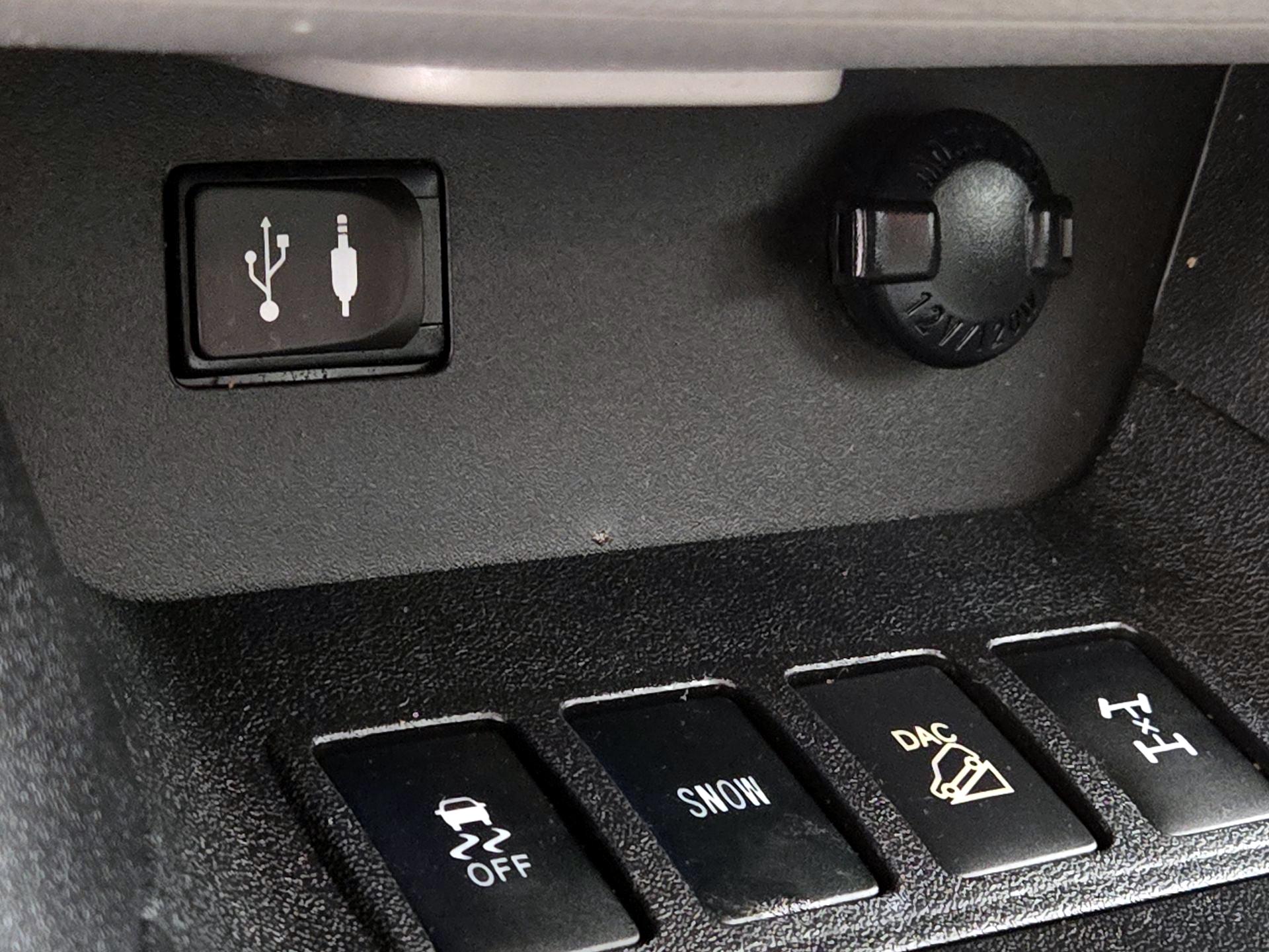 Thumbnail: 2015 Toyota Highlander - 18