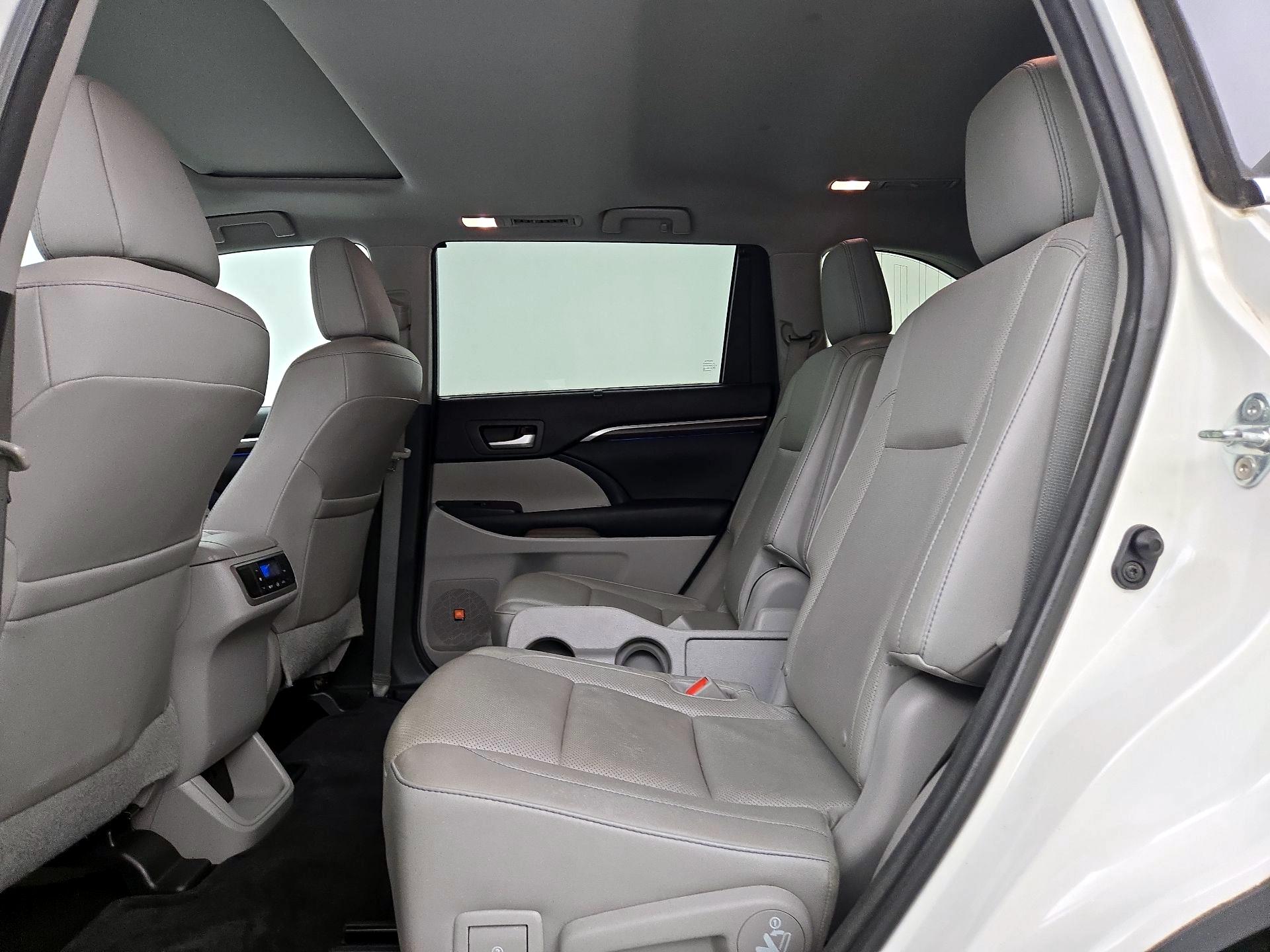 Thumbnail: 2015 Toyota Highlander - 20