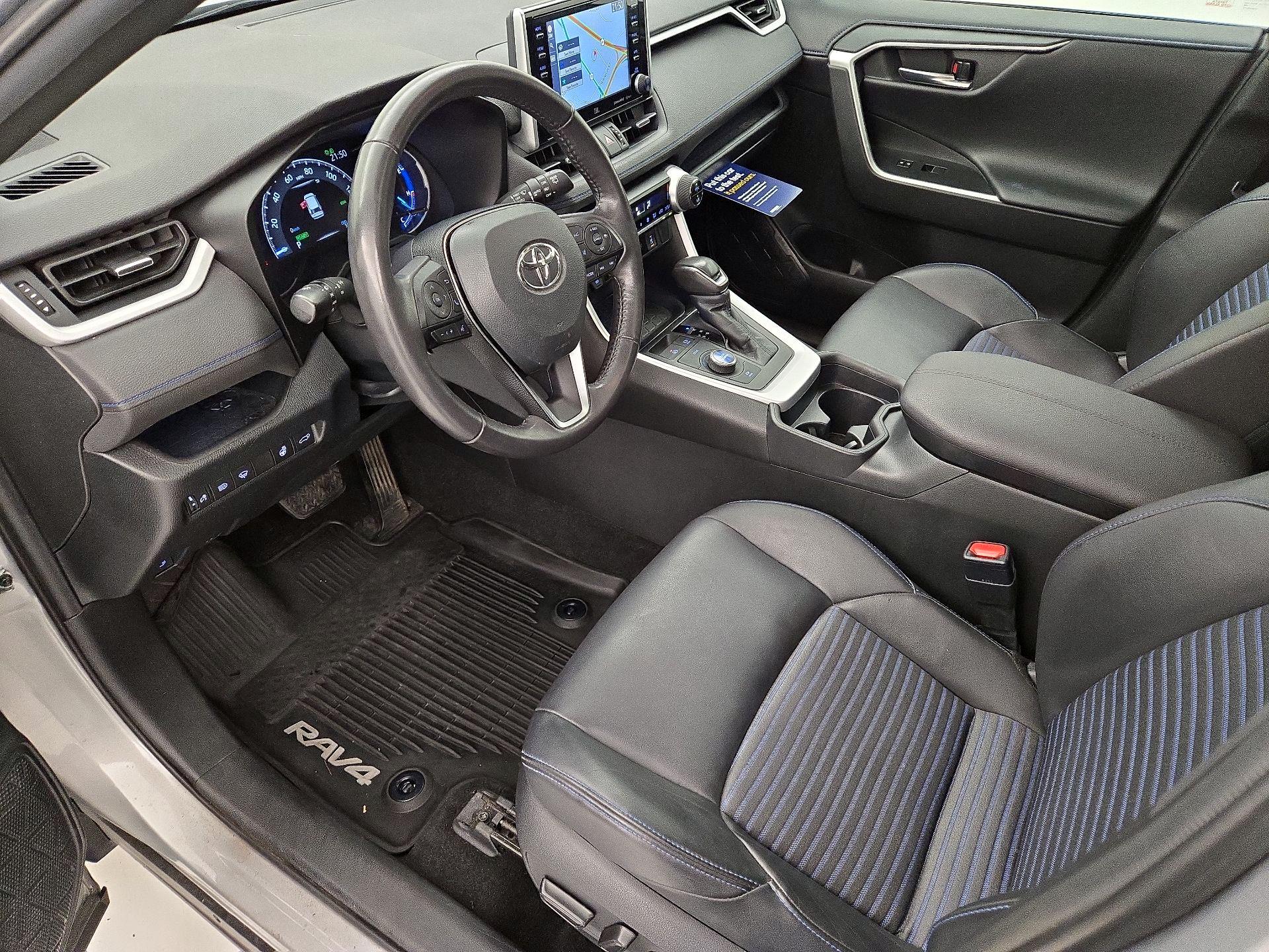 Thumbnail: 2020 Toyota RAV4 - 11