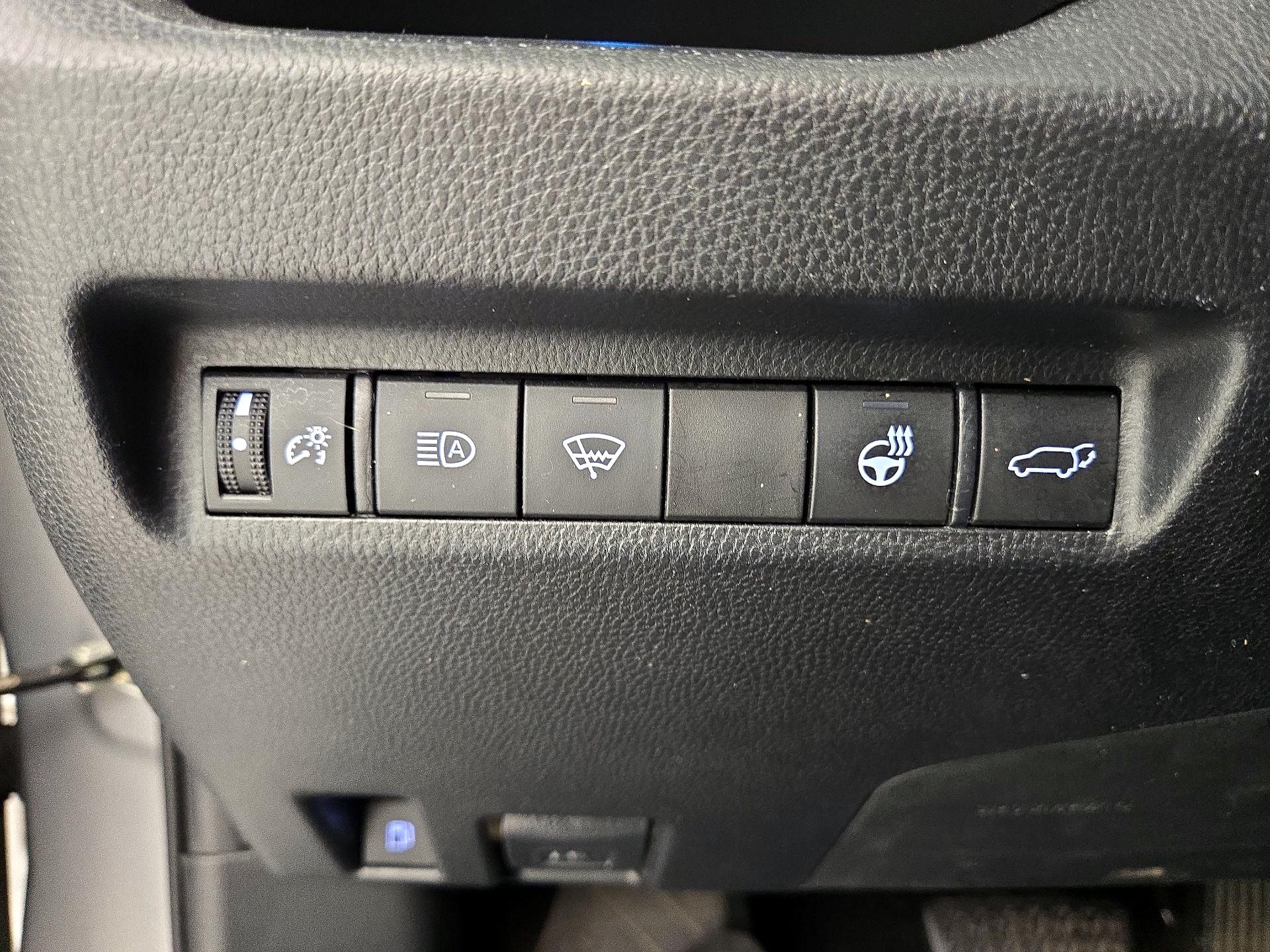 Thumbnail: 2020 Toyota RAV4 - 13