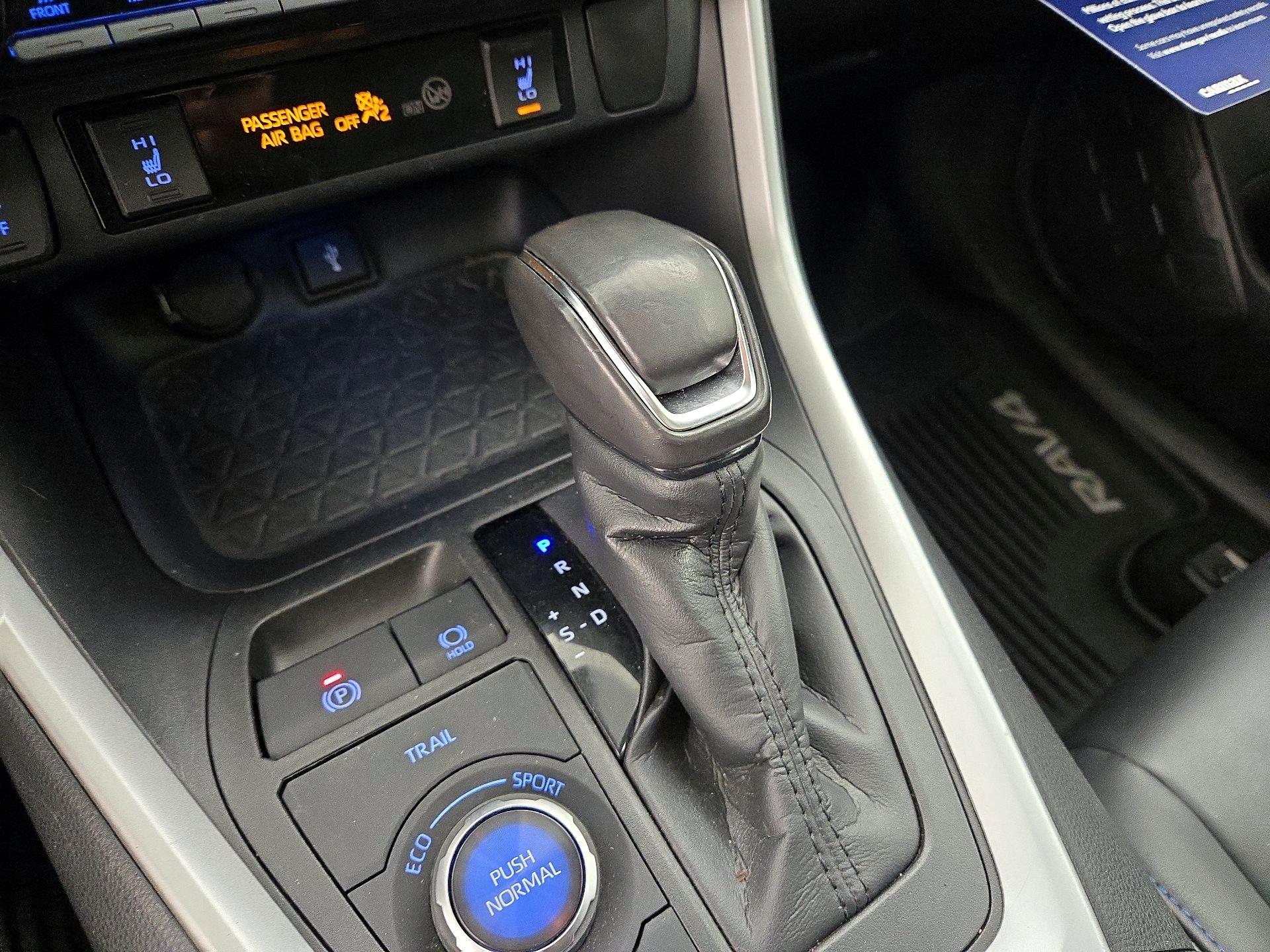 Thumbnail: 2020 Toyota RAV4 - 18