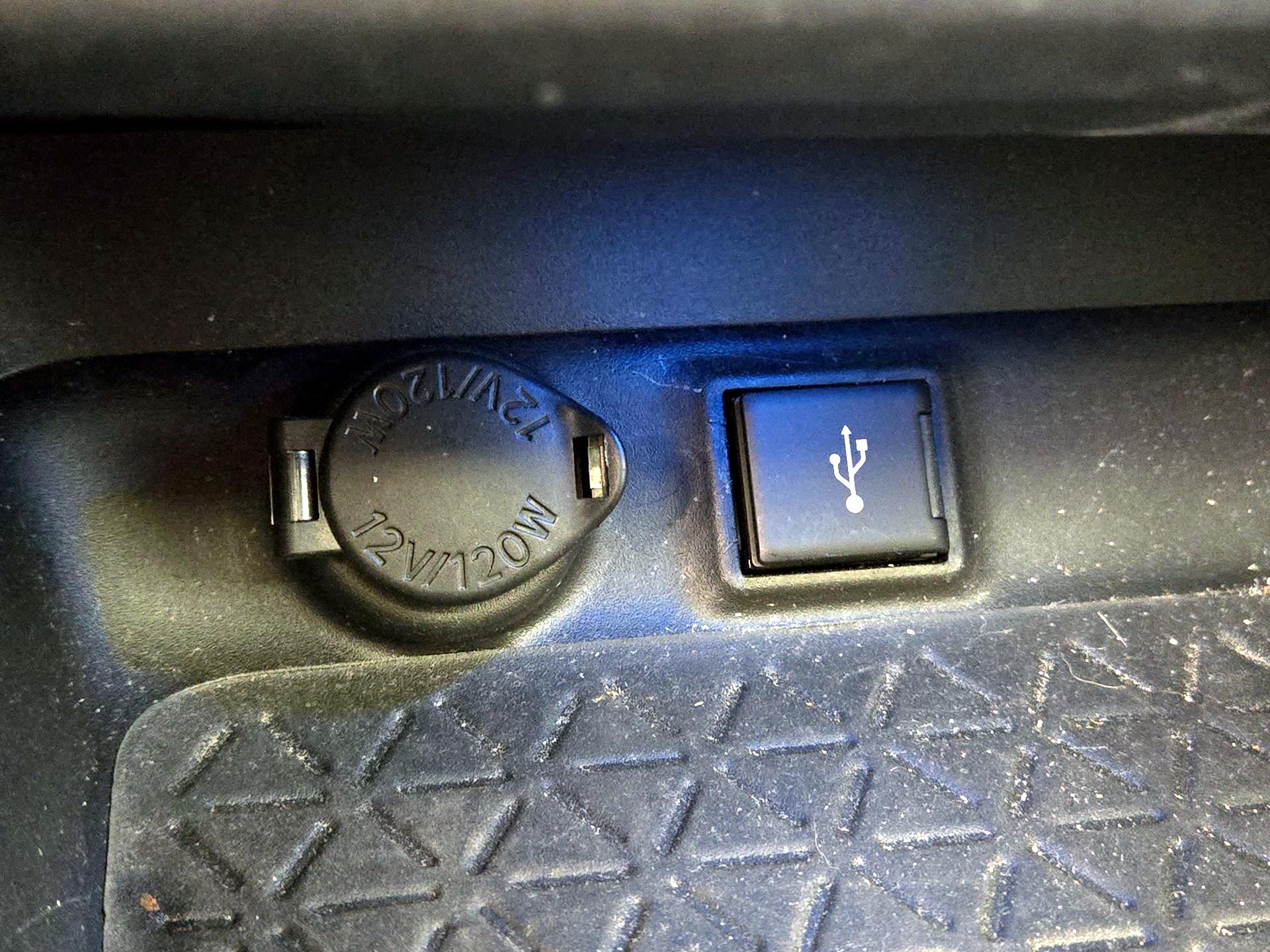 Thumbnail: 2020 Toyota RAV4 - 19