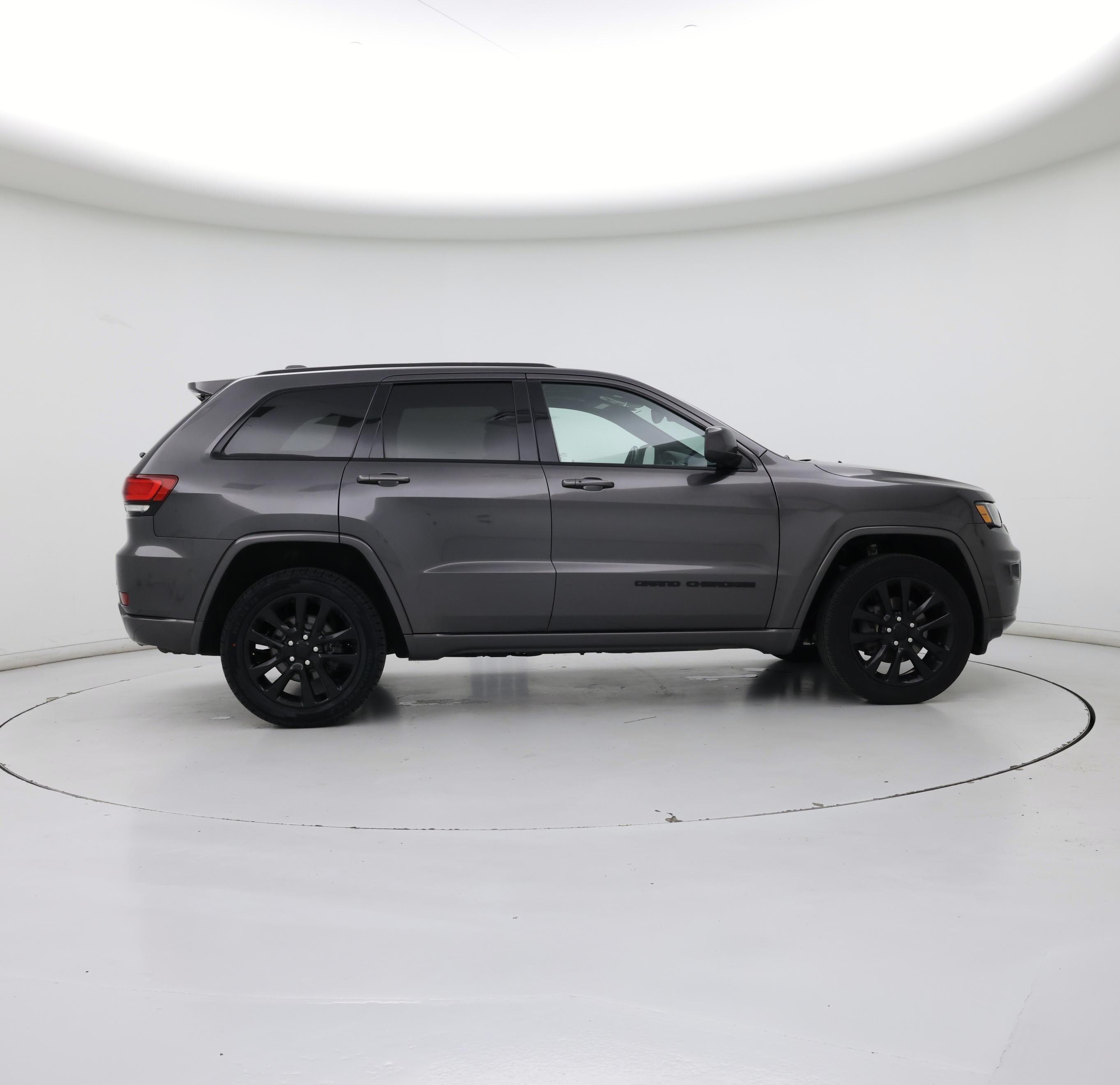 Thumbnail: 2018 Jeep Grand Cherokee - 7