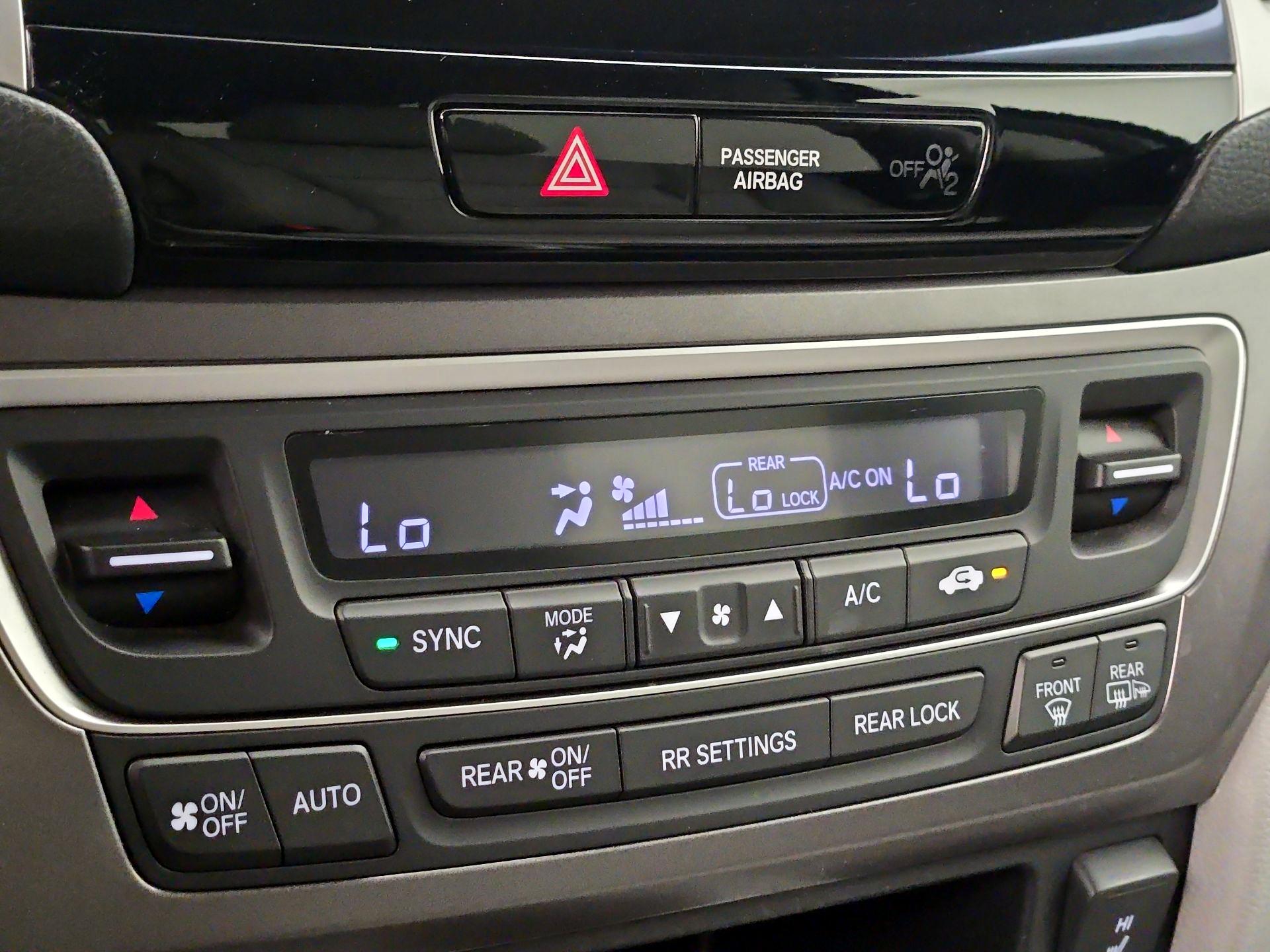 Thumbnail: 2016 Honda Pilot - 15