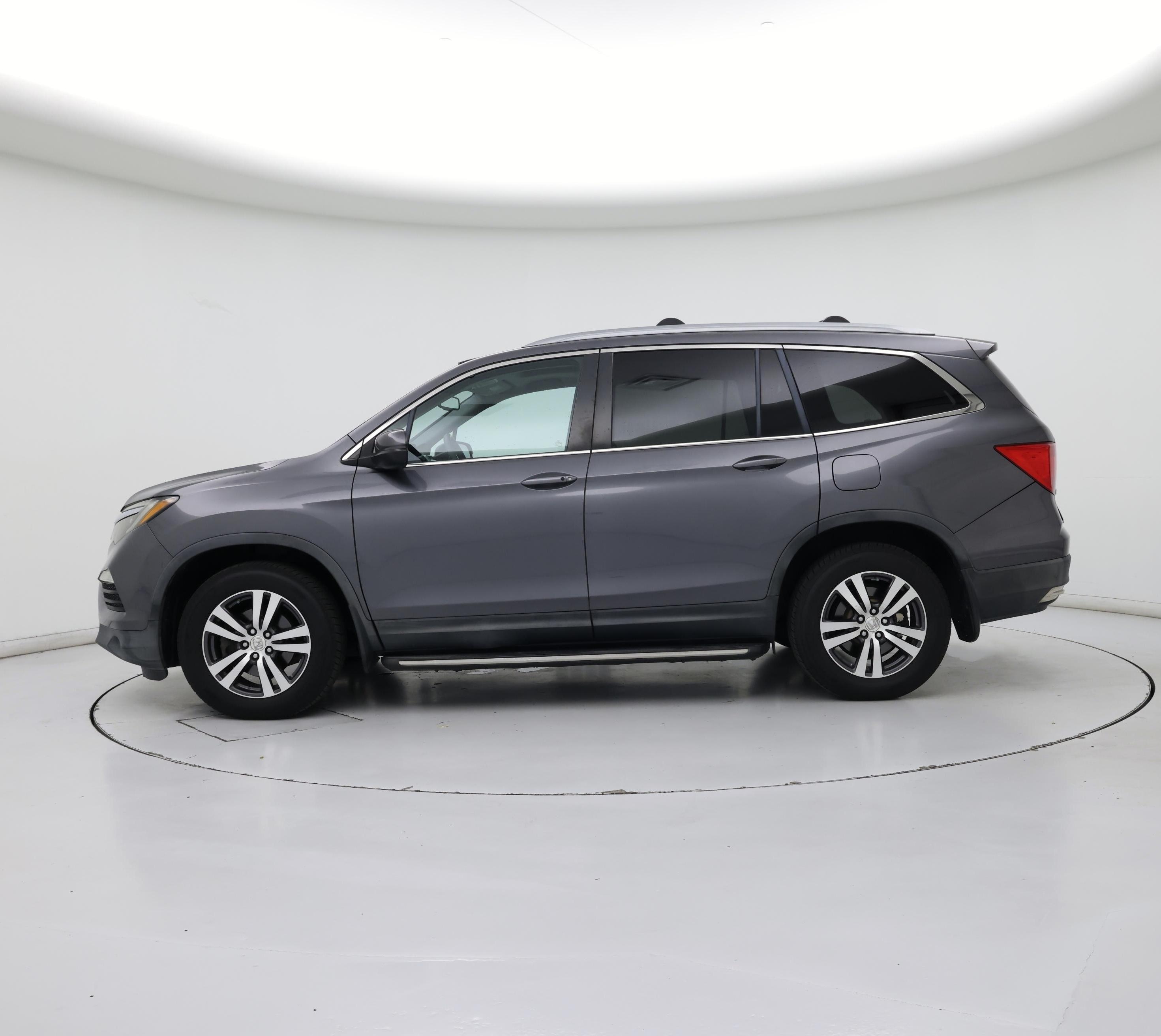 Thumbnail: 2016 Honda Pilot - 3