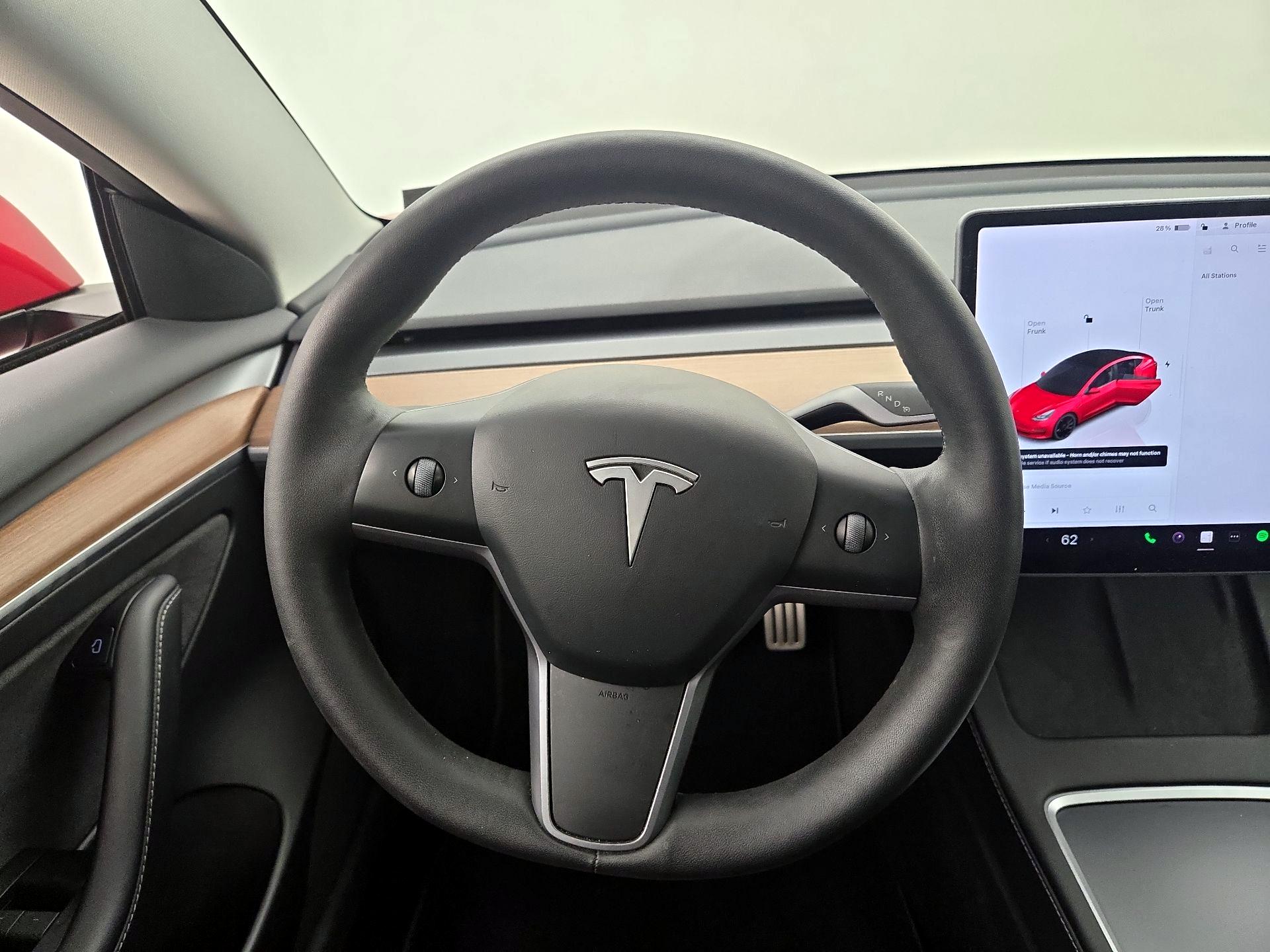 Thumbnail: 2023 Tesla Model 3 - 10